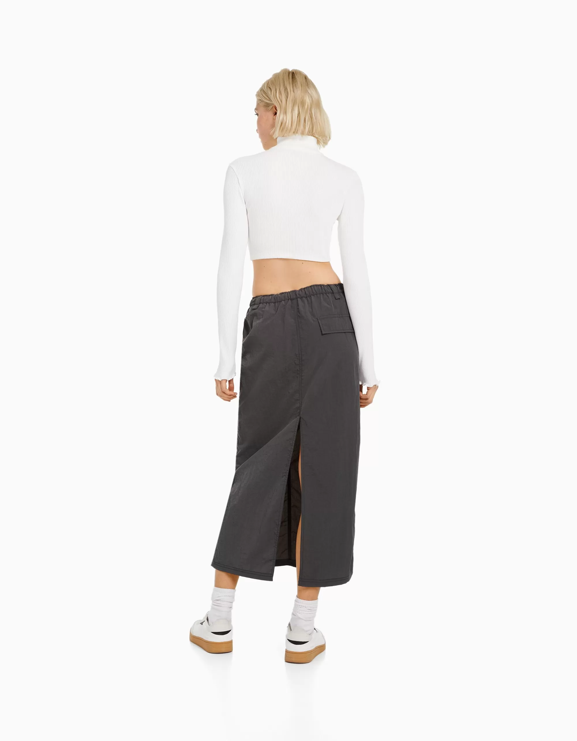MUJER BERSHKA Falda midi efecto nylon