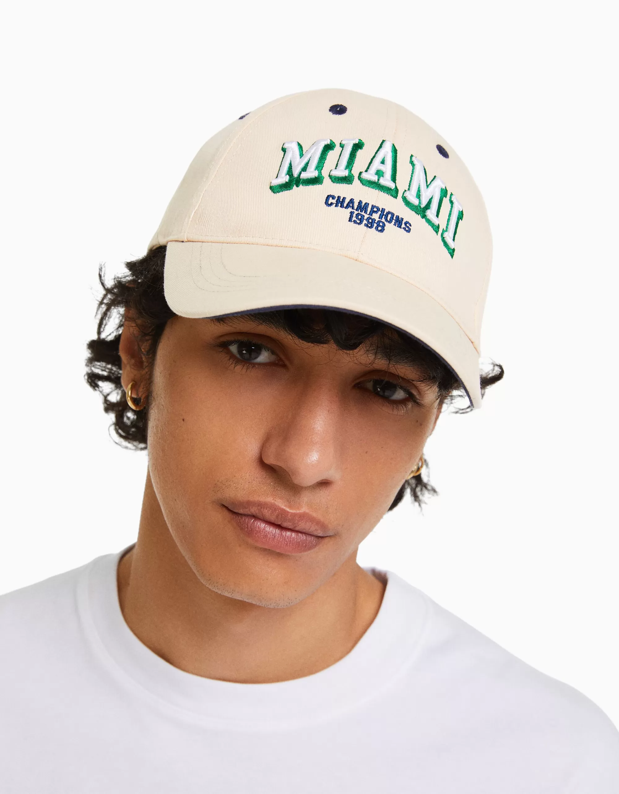 MUJER BERSHKA Gorra varsity
