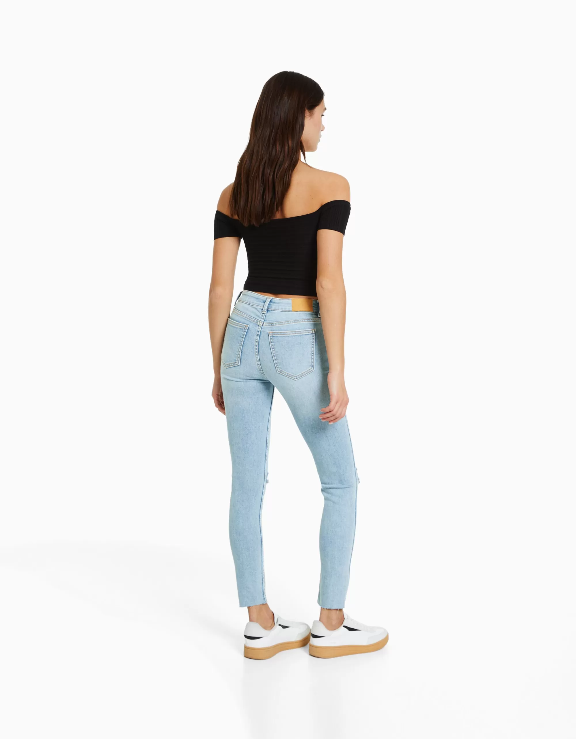 MUJER BERSHKA Jeans skinny vintage tiro bajo