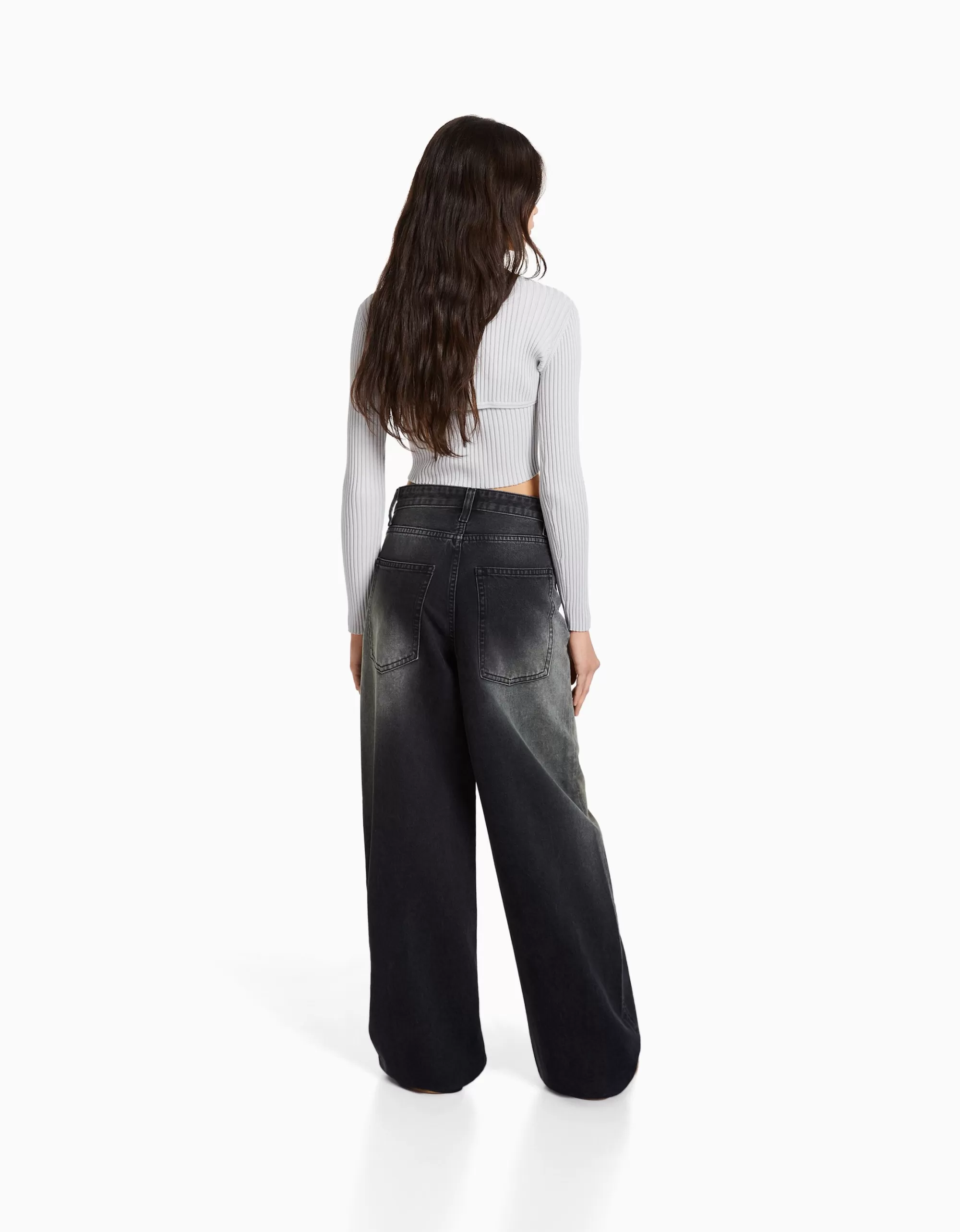 MUJER BERSHKA Jeans super baggy efecto desgastado