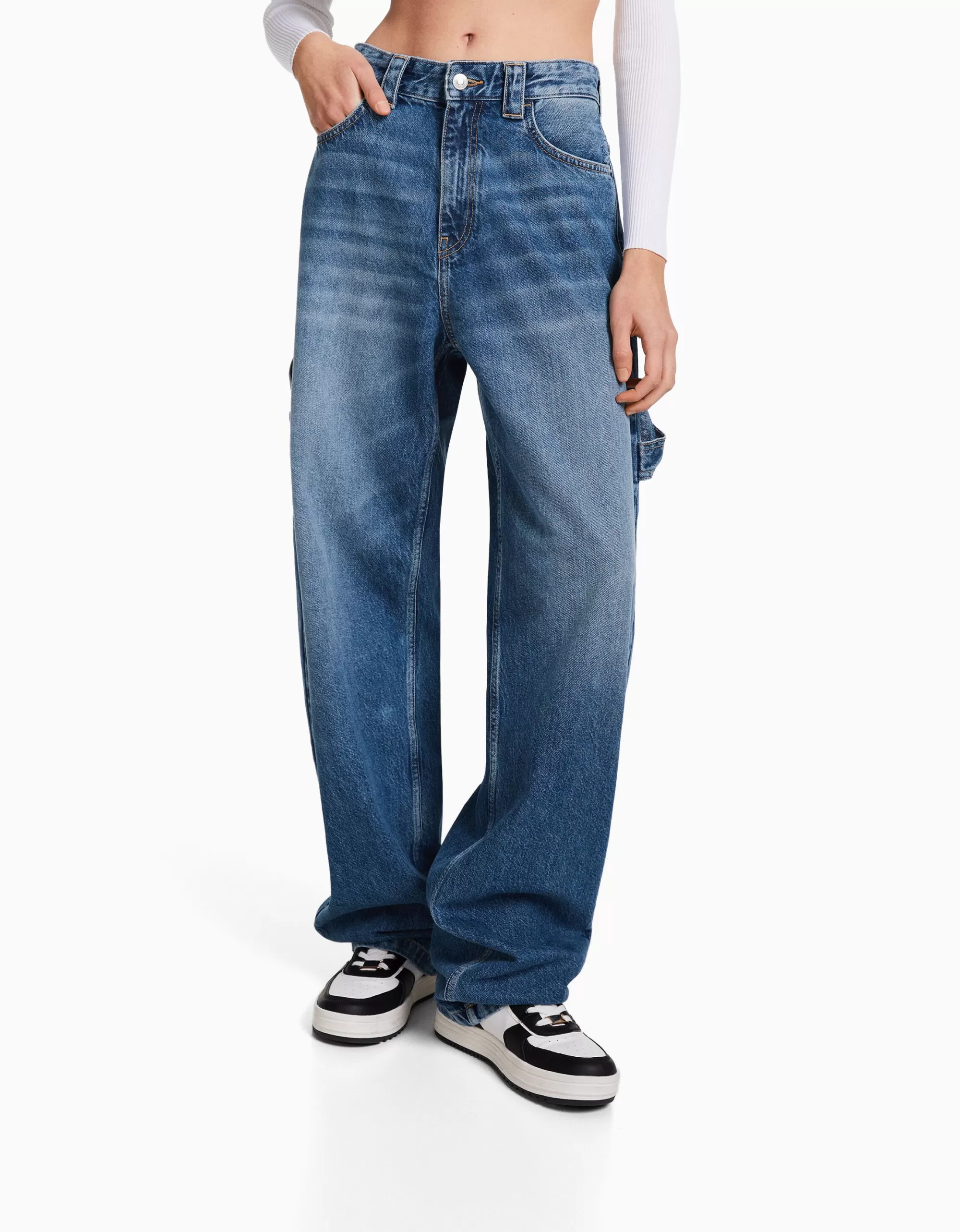 MUJER BERSHKA Jeans wide leg balloon carpenter detalle