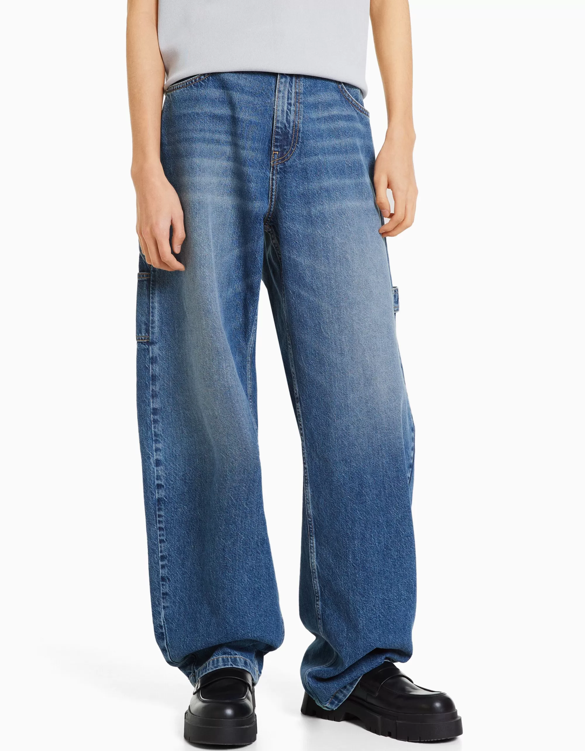 HOMBRE BERSHKA Jeans wide leg balloon carpenter detalle