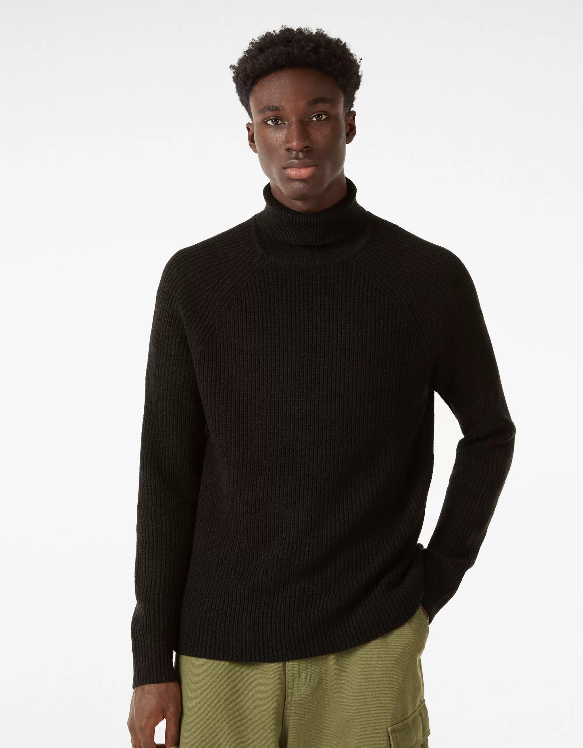 HOMBRE BERSHKA Jersey cuello alto