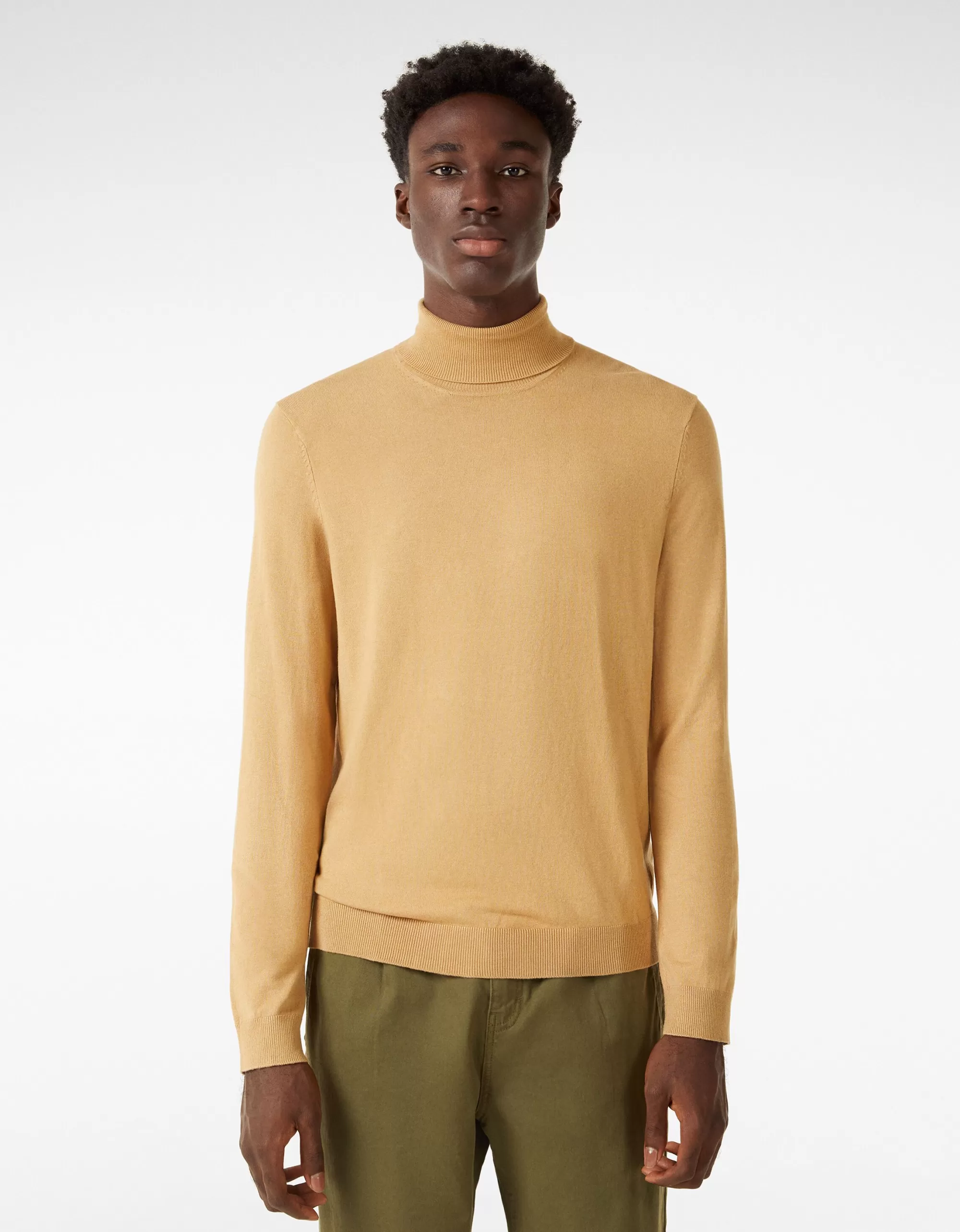 HOMBRE BERSHKA Jersey cuello alto