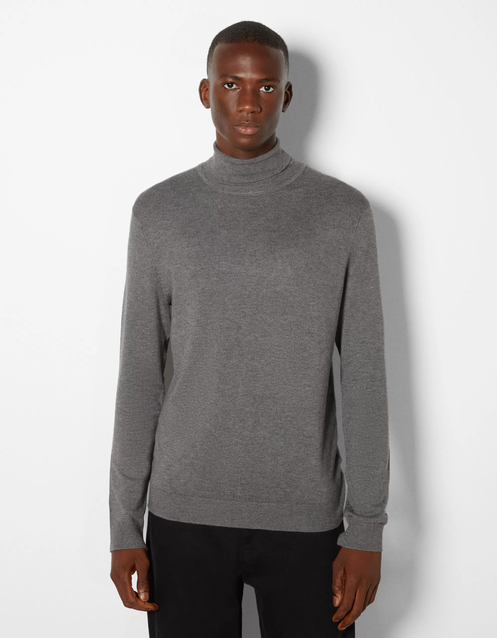 HOMBRE BERSHKA Jersey cuello alto