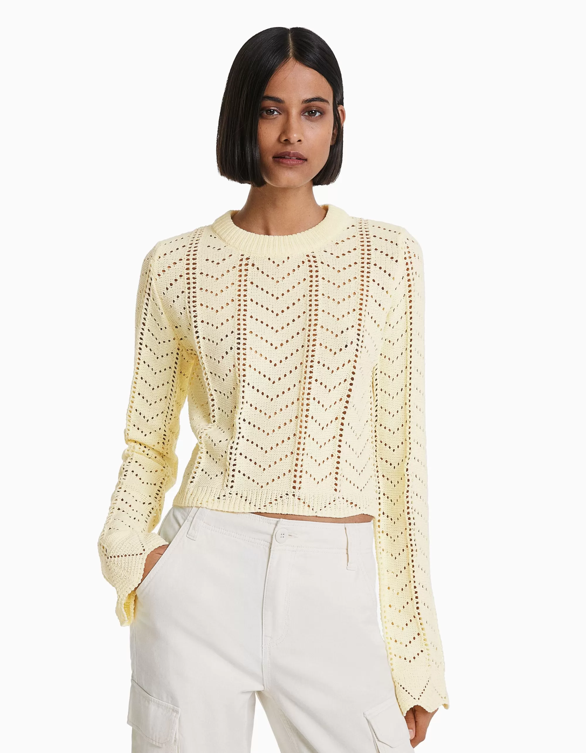 MUJER BERSHKA Jersey cuello redondo calados