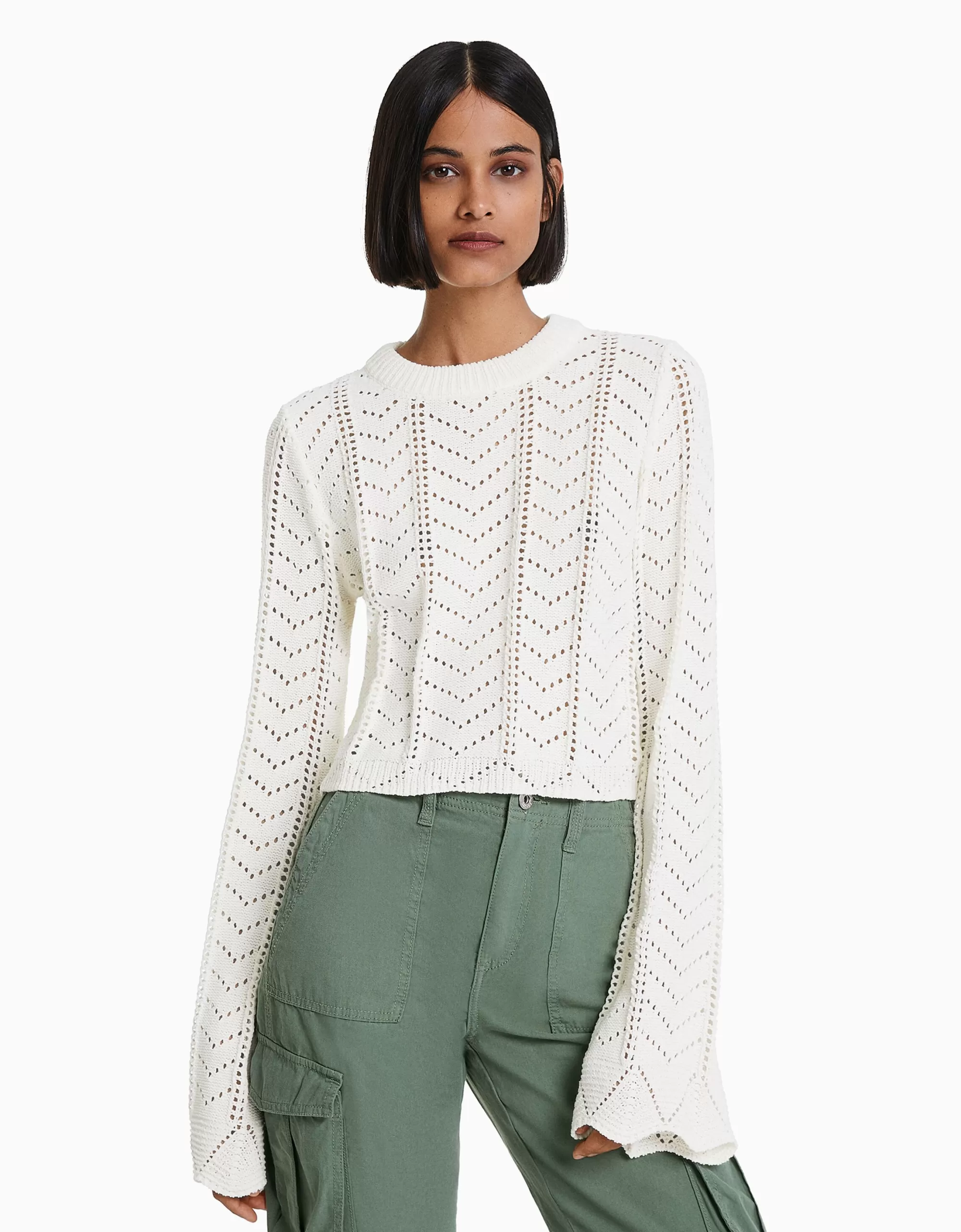 MUJER BERSHKA Jersey cuello redondo calados