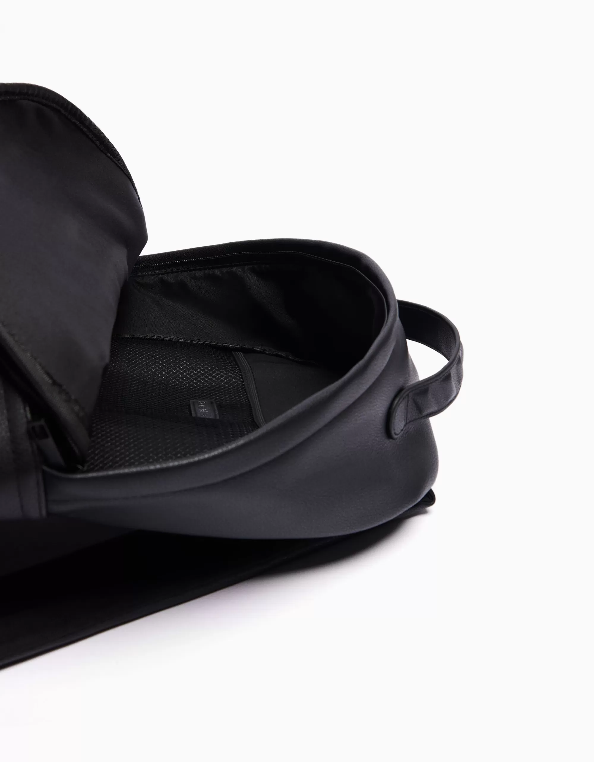 MUJER BERSHKA Mochila efecto piel