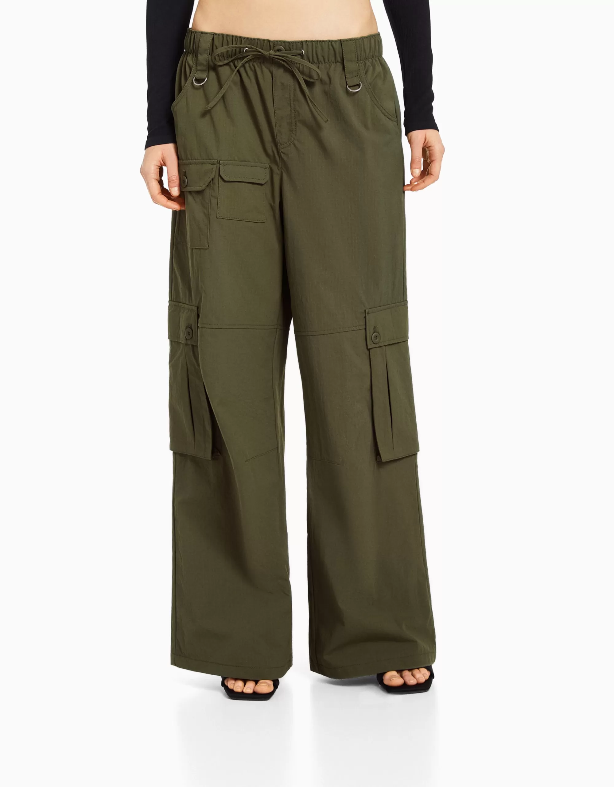 MUJER BERSHKA Pantalón cargo wide leg multipocket