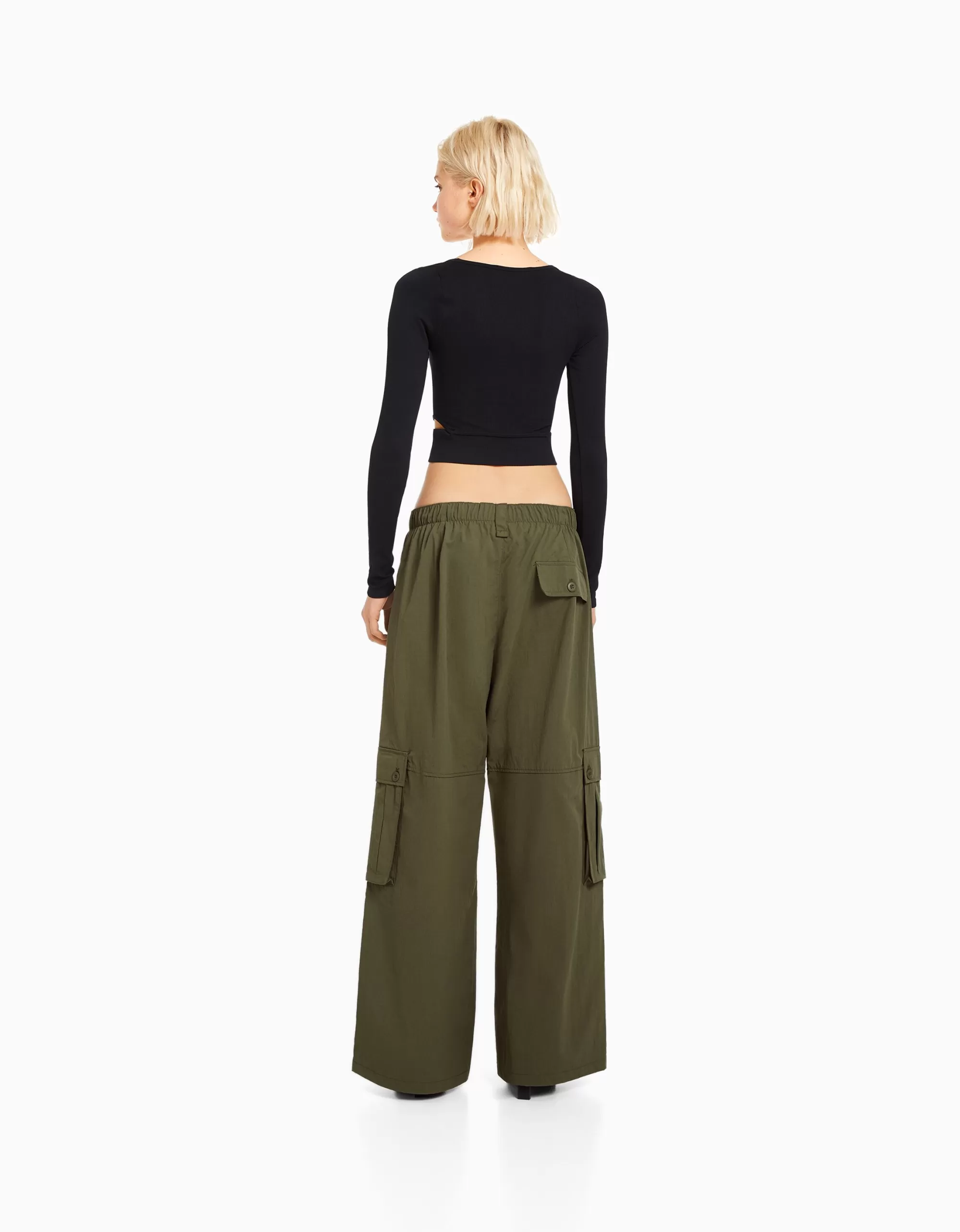 MUJER BERSHKA Pantalón cargo wide leg multipocket