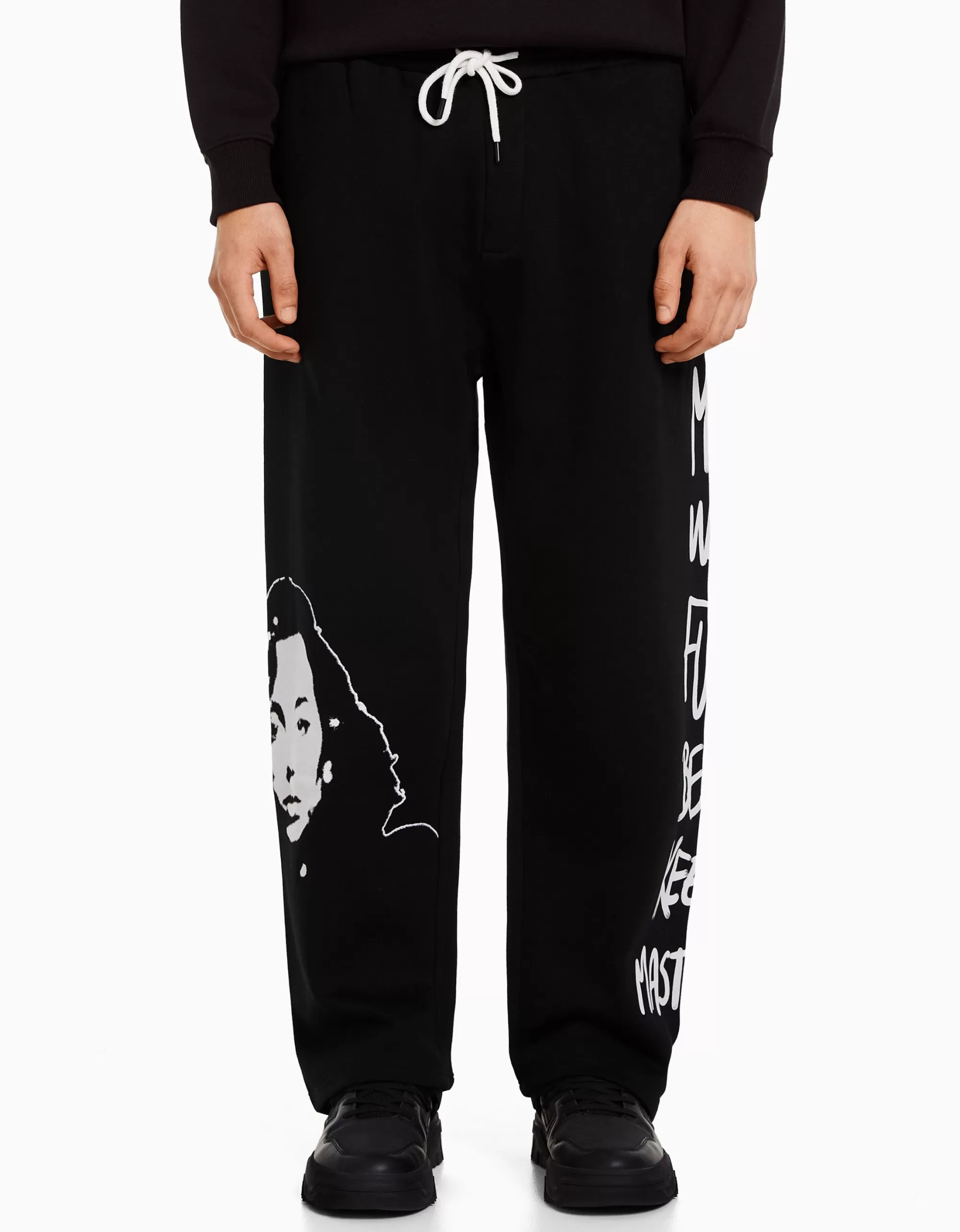 HOMBRE BERSHKA Pantalón felpa wide leg cintura elástica print