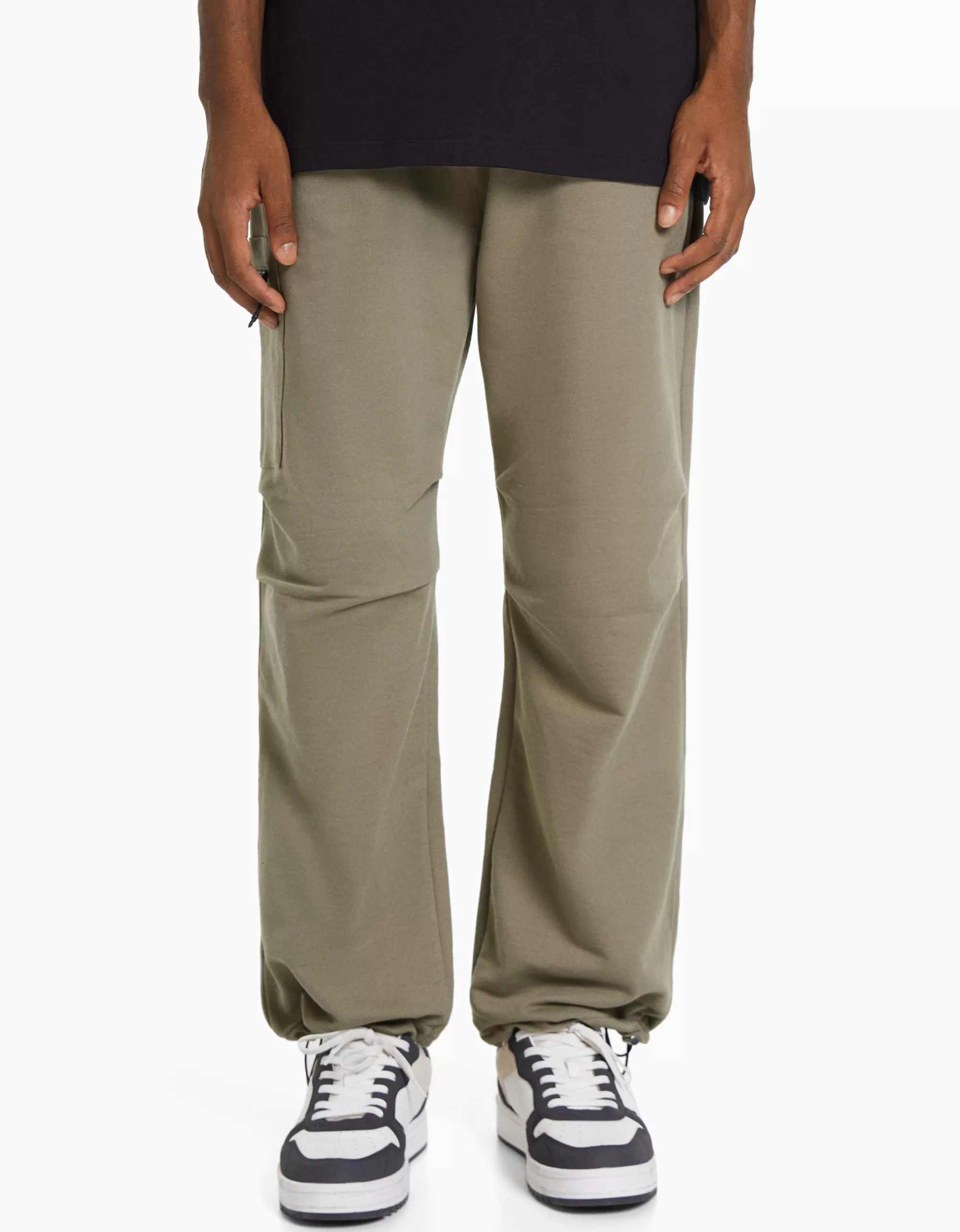 HOMBRE BERSHKA Pantalón parachute felpa bolsillo cremallera