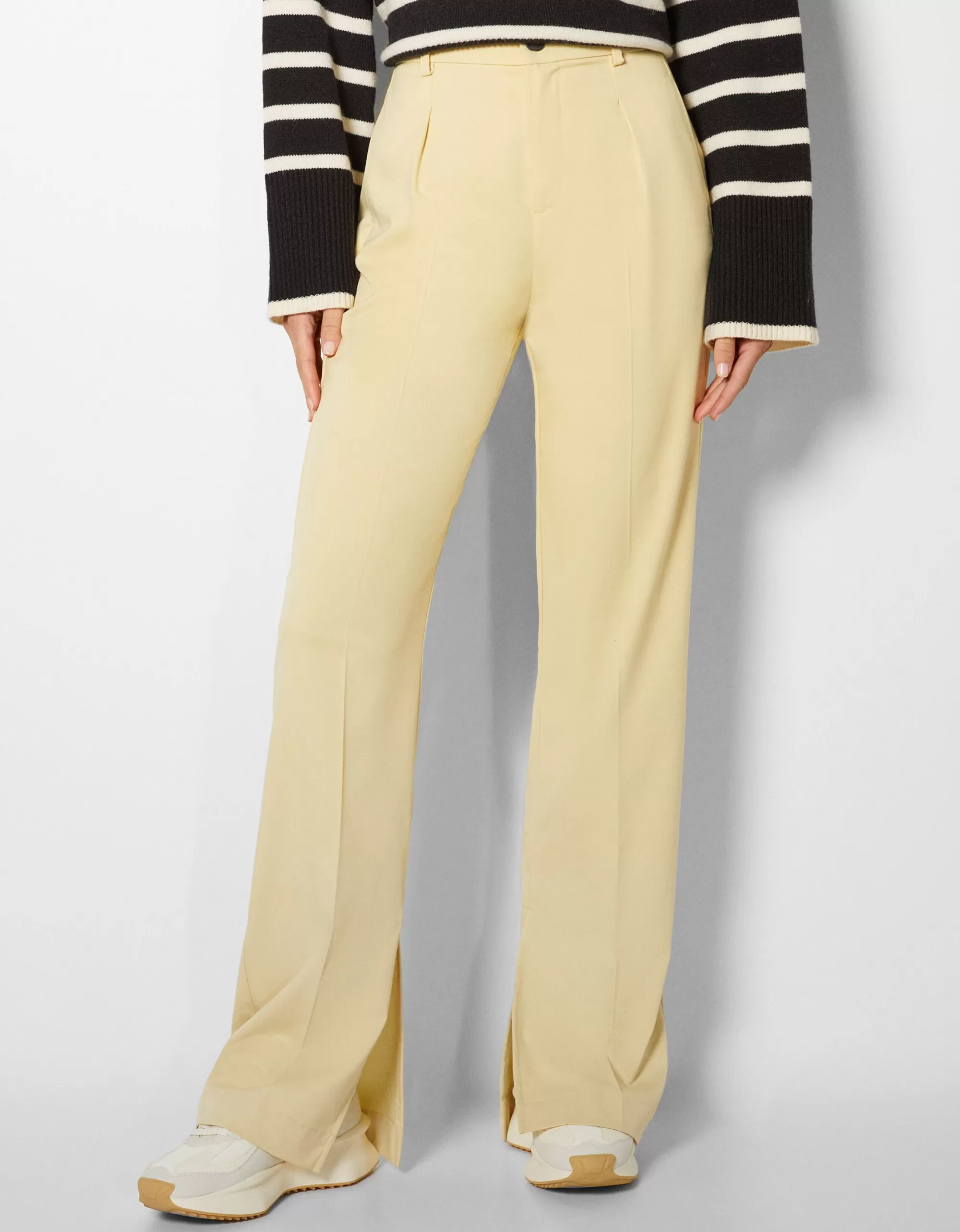 MUJER BERSHKA Pantalón straight abertura