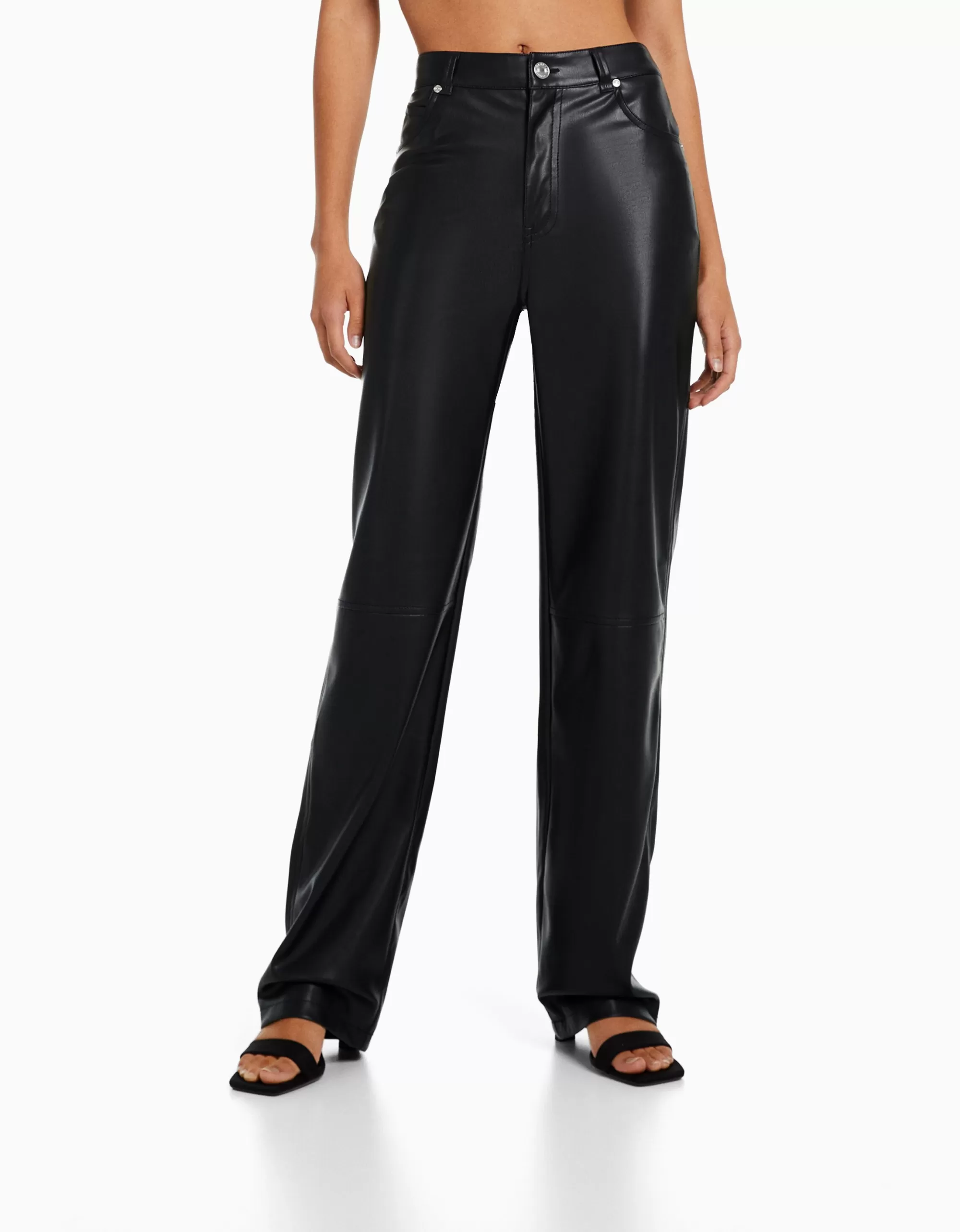 MUJER BERSHKA Pantalón straight slim efecto piel