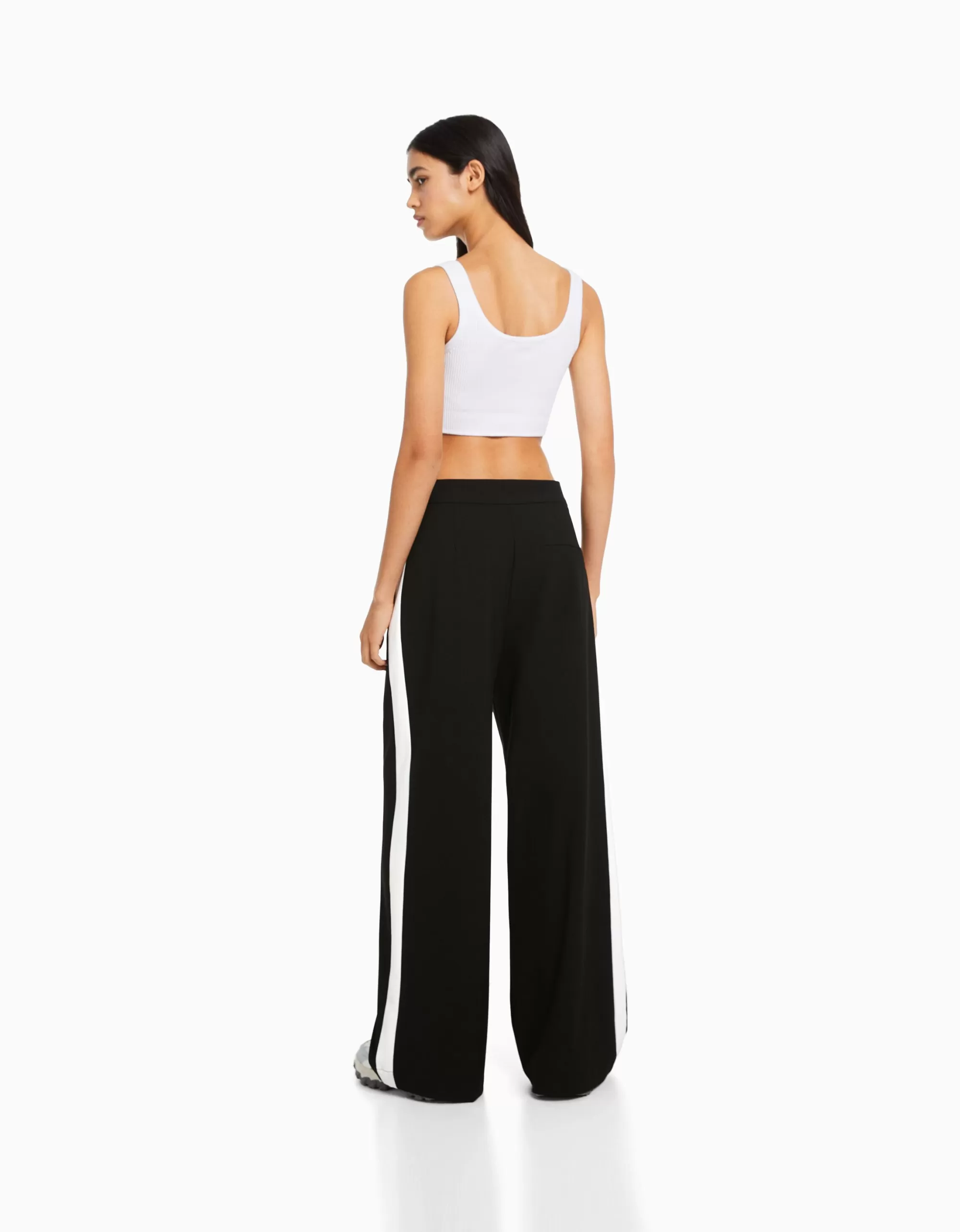 MUJER BERSHKA Pantalón tailoring wide leg banda lateral