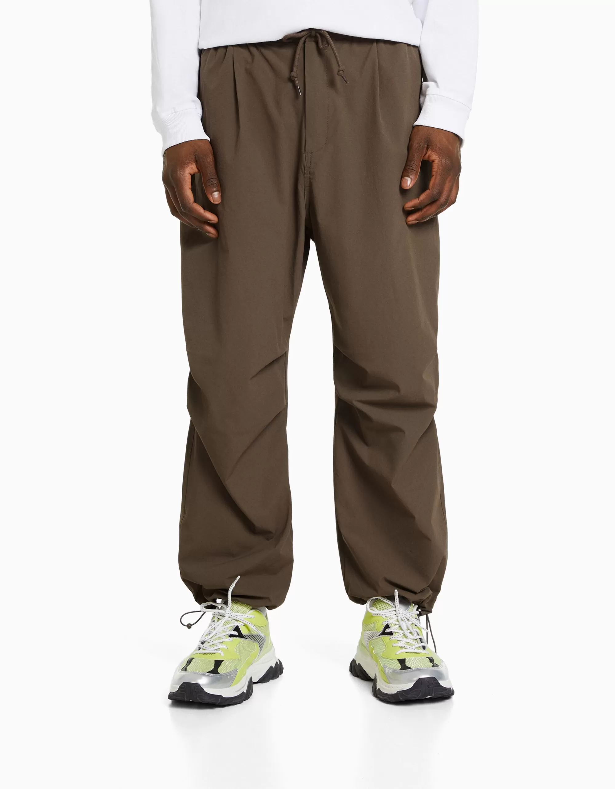HOMBRE BERSHKA Pantalón técnico jogger parachute
