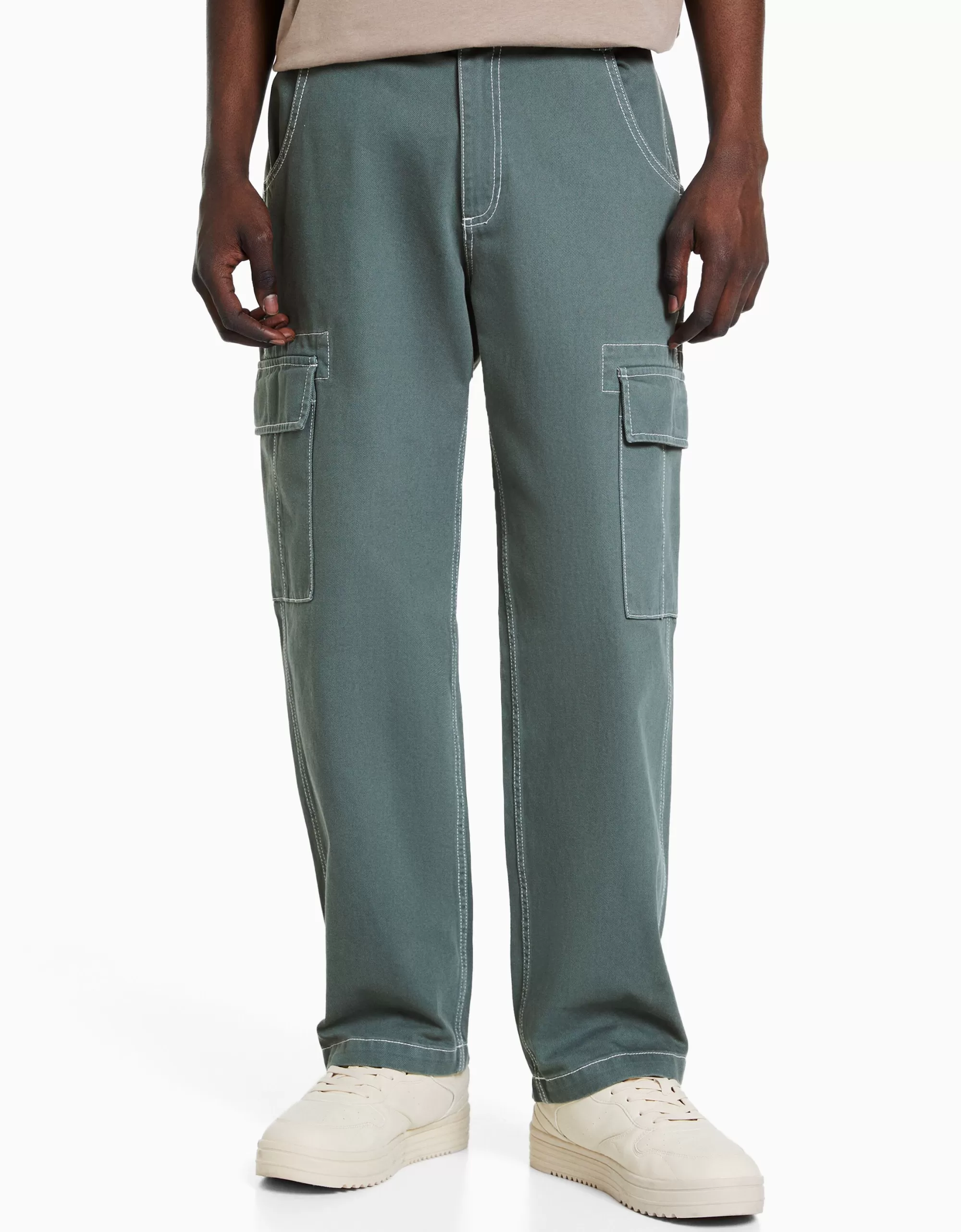 HOMBRE BERSHKA Pantalón wide cargo hilo contraste