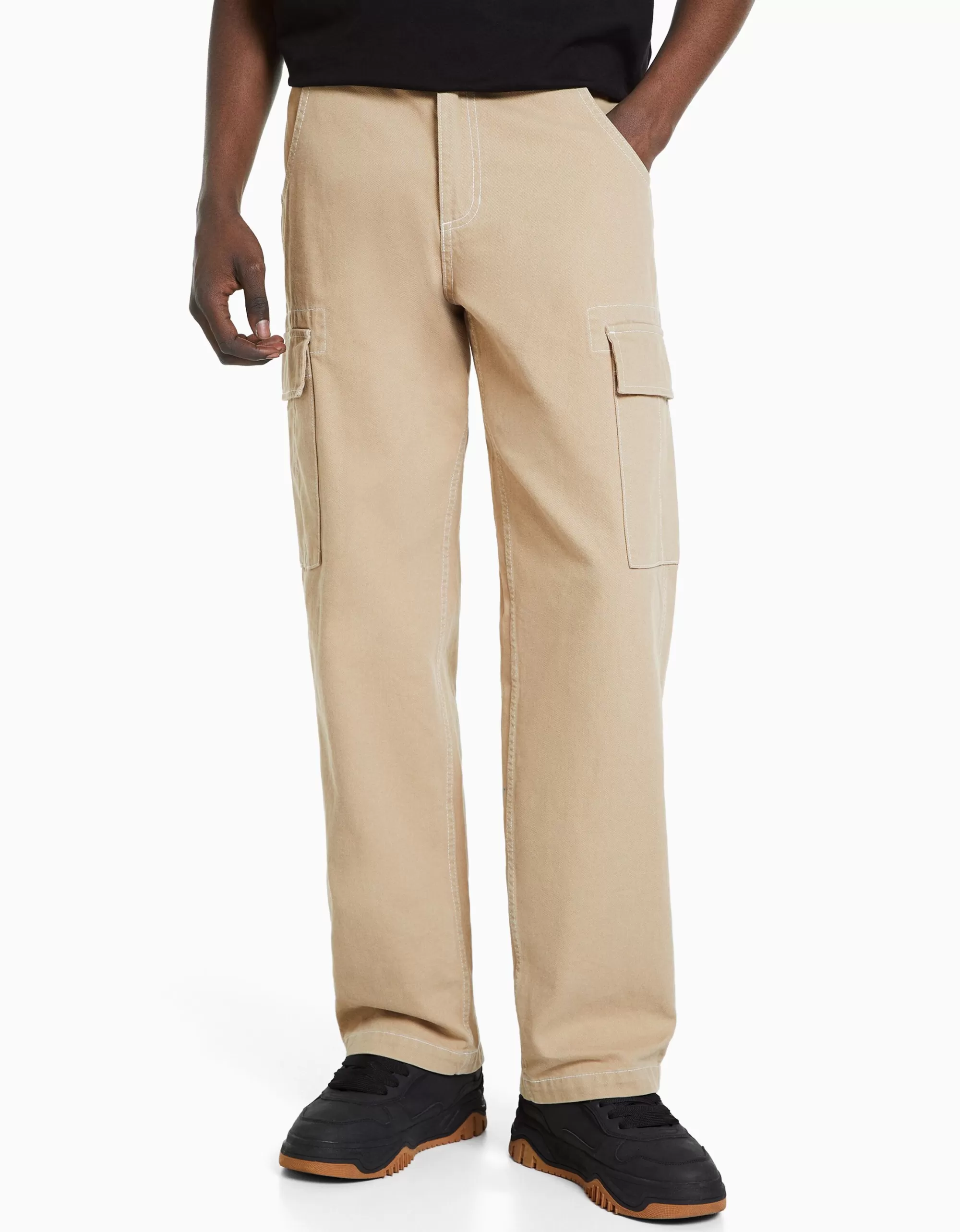 HOMBRE BERSHKA Pantalón wide cargo hilo contraste