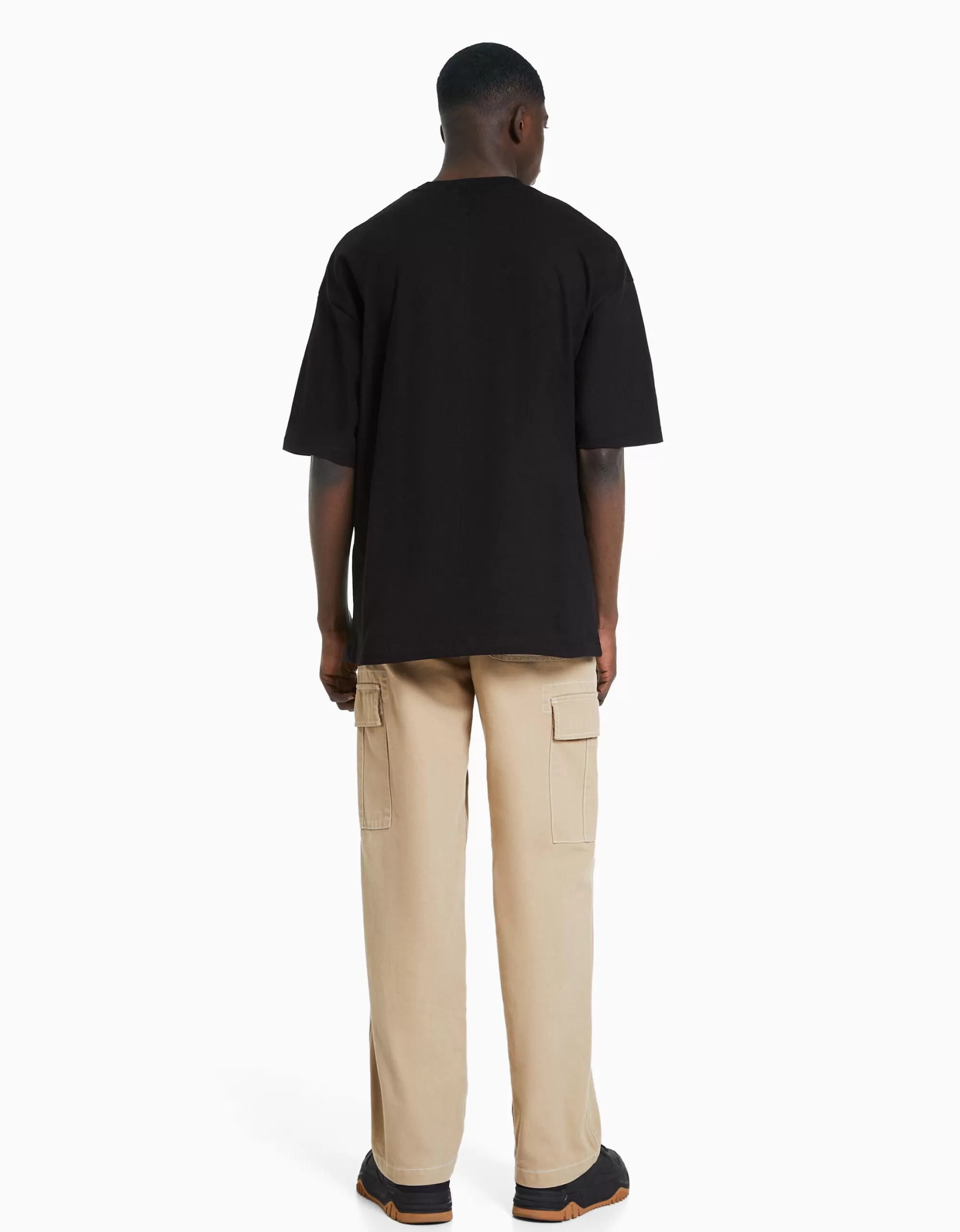 HOMBRE BERSHKA Pantalón wide cargo hilo contraste