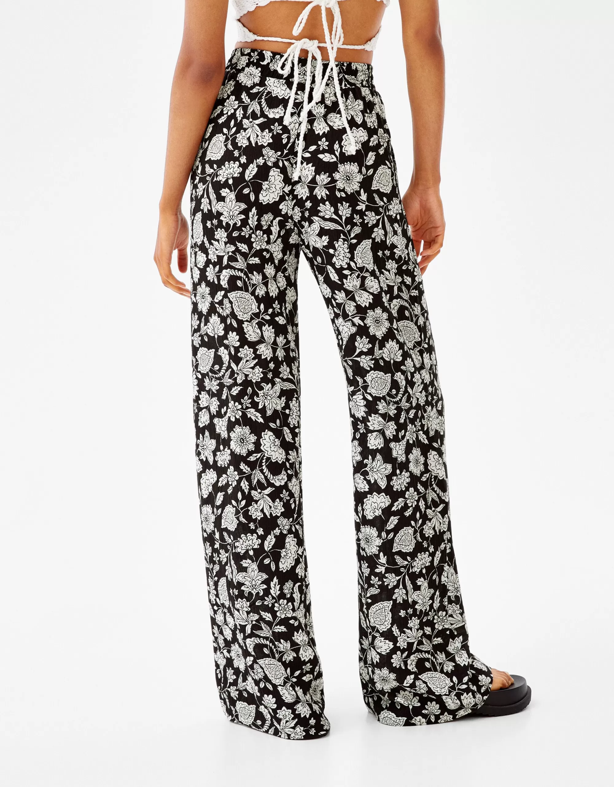 MUJER BERSHKA Pantalón wide leg bámbula print flores