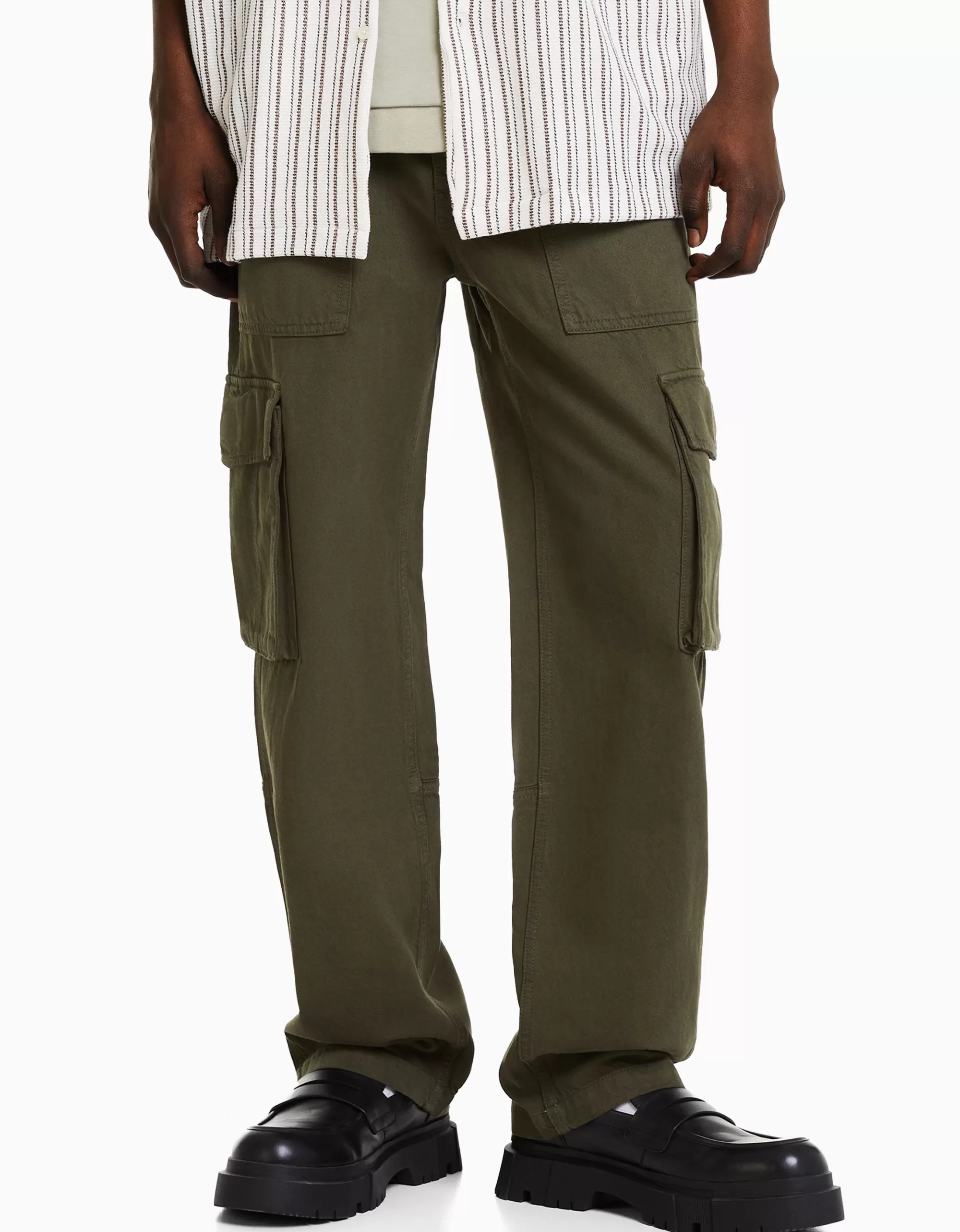 HOMBRE BERSHKA Pantalón wide leg cargo algodón