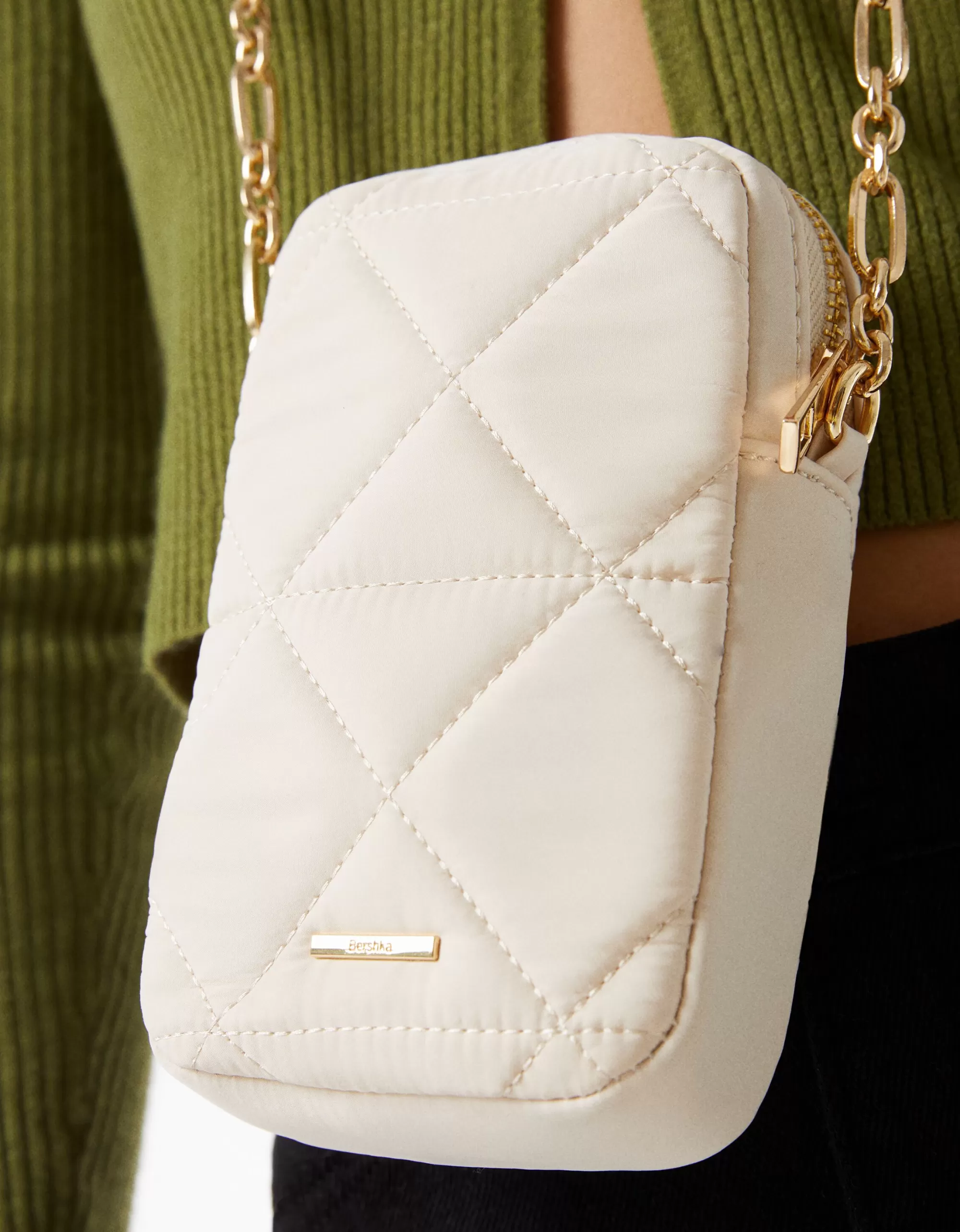 MUJER BERSHKA Porta teléfono acolchado
