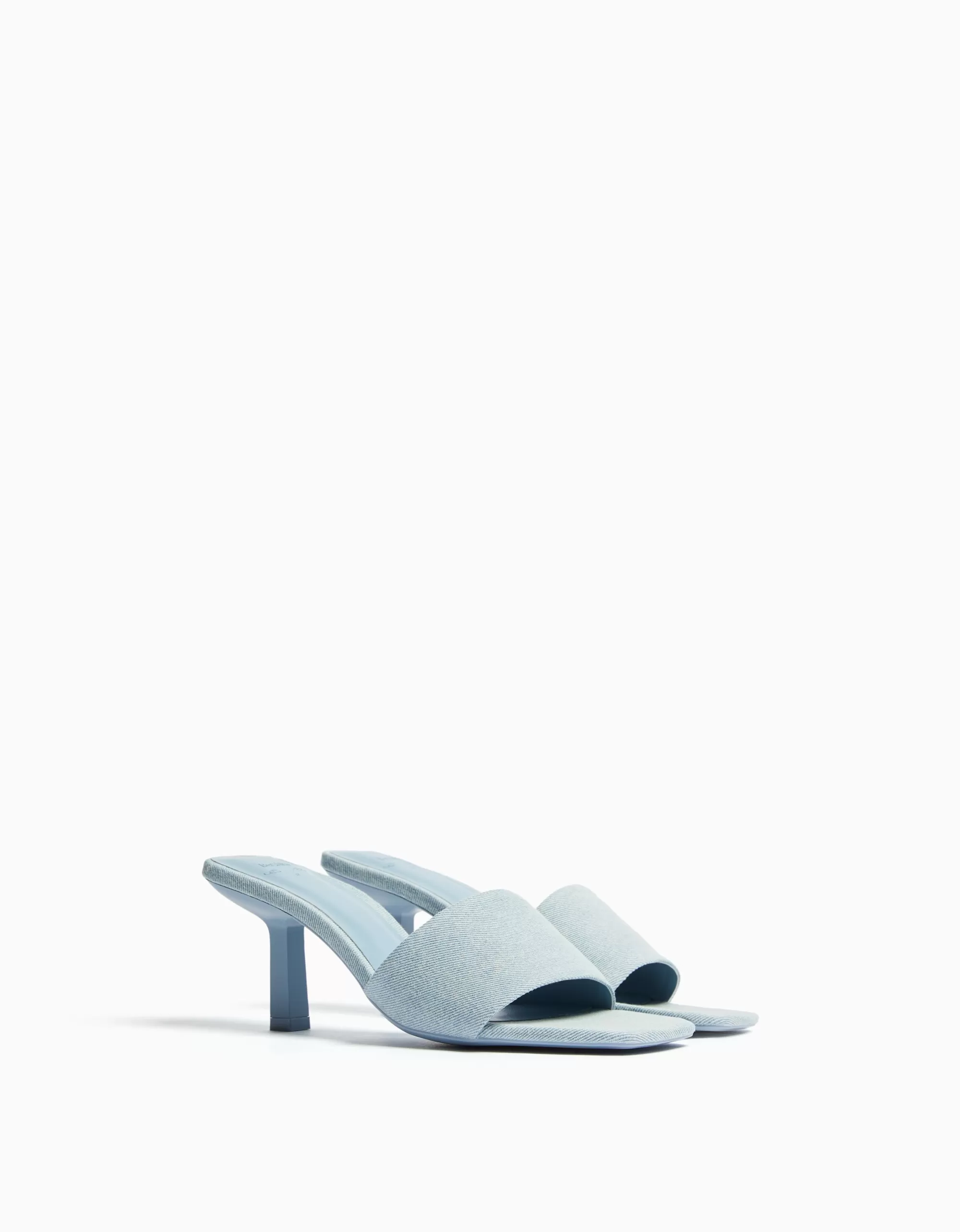 MUJER BERSHKA Sandalia tacón denim