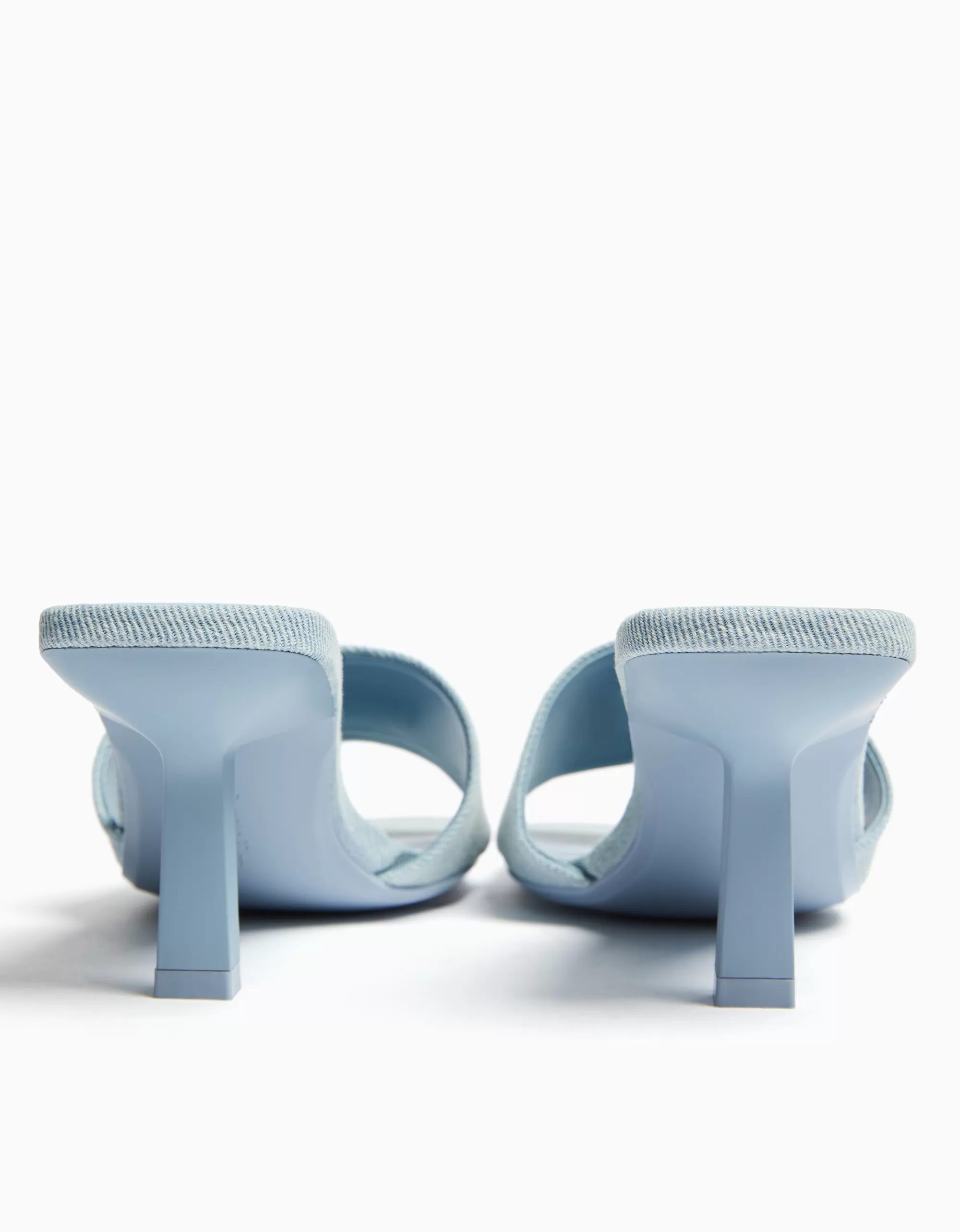 MUJER BERSHKA Sandalia tacón denim