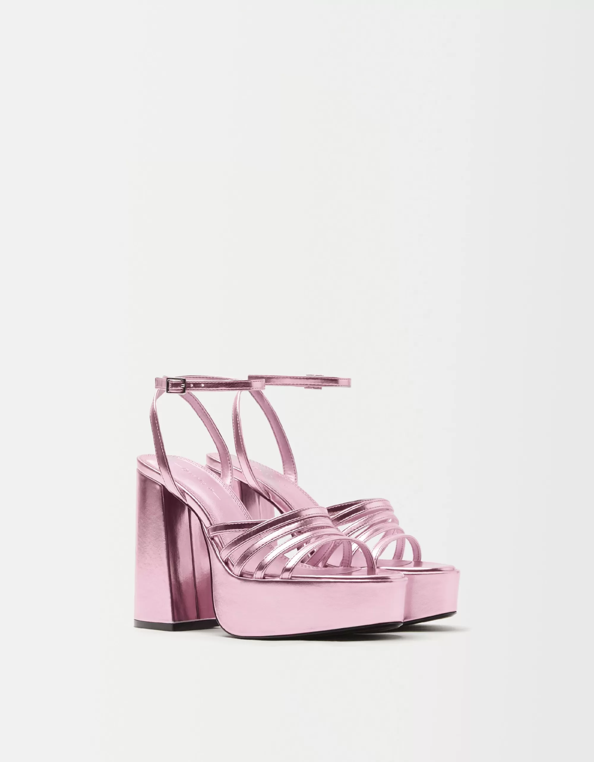 MUJER BERSHKA Sandalia tacón metalizada plataforma XL