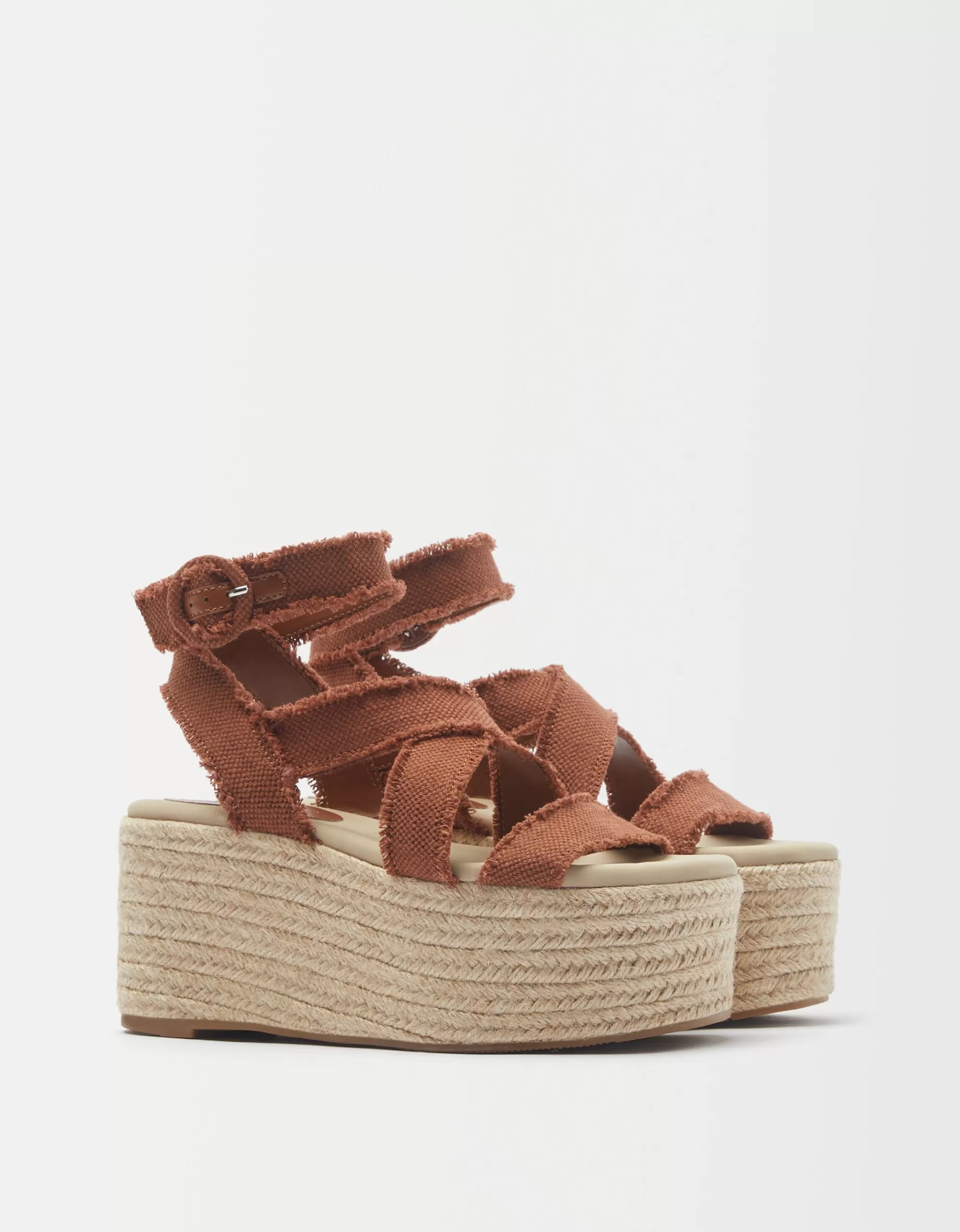 MUJER BERSHKA Sandalias plataforma yute