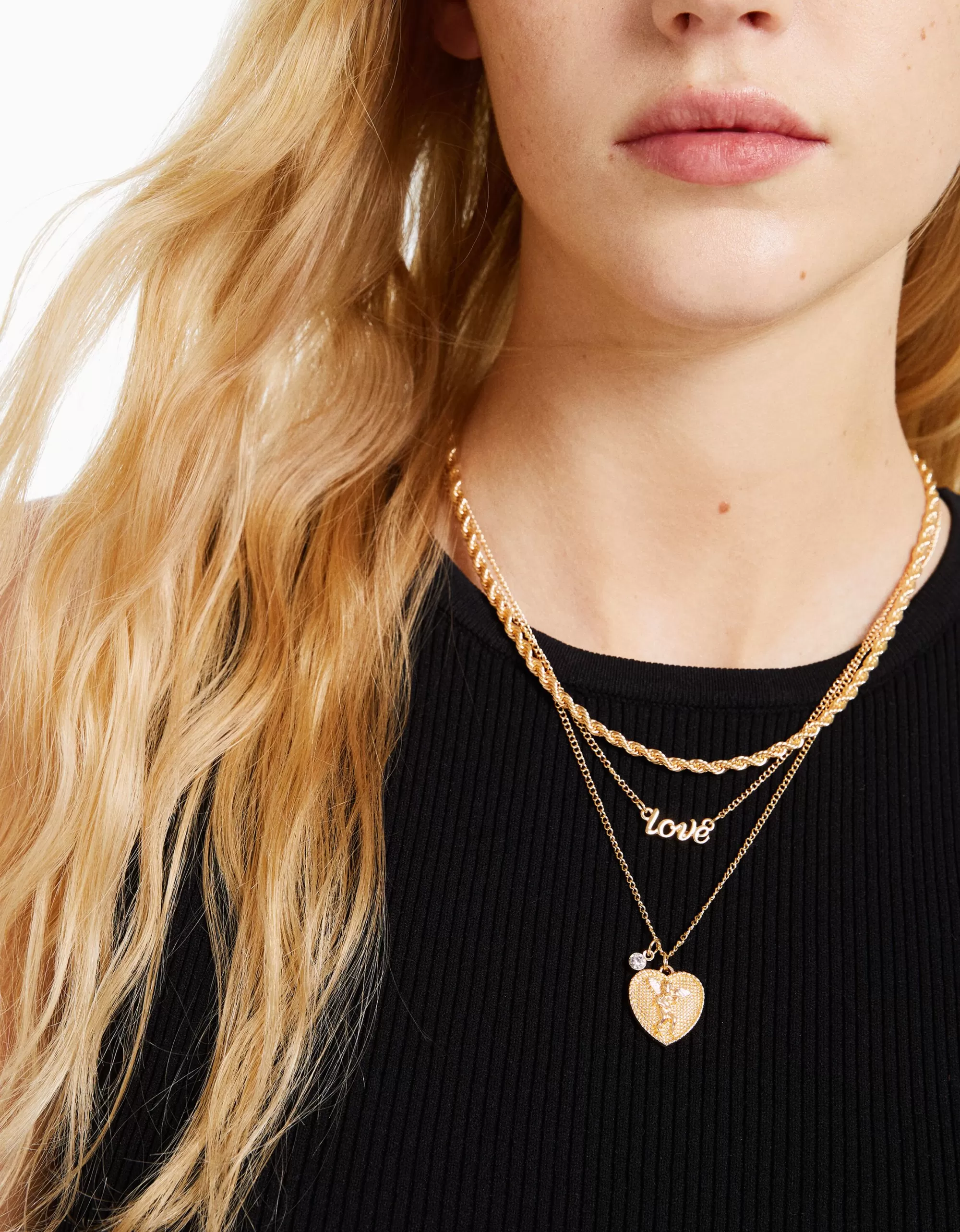 MUJER BERSHKA Set 4 collares love