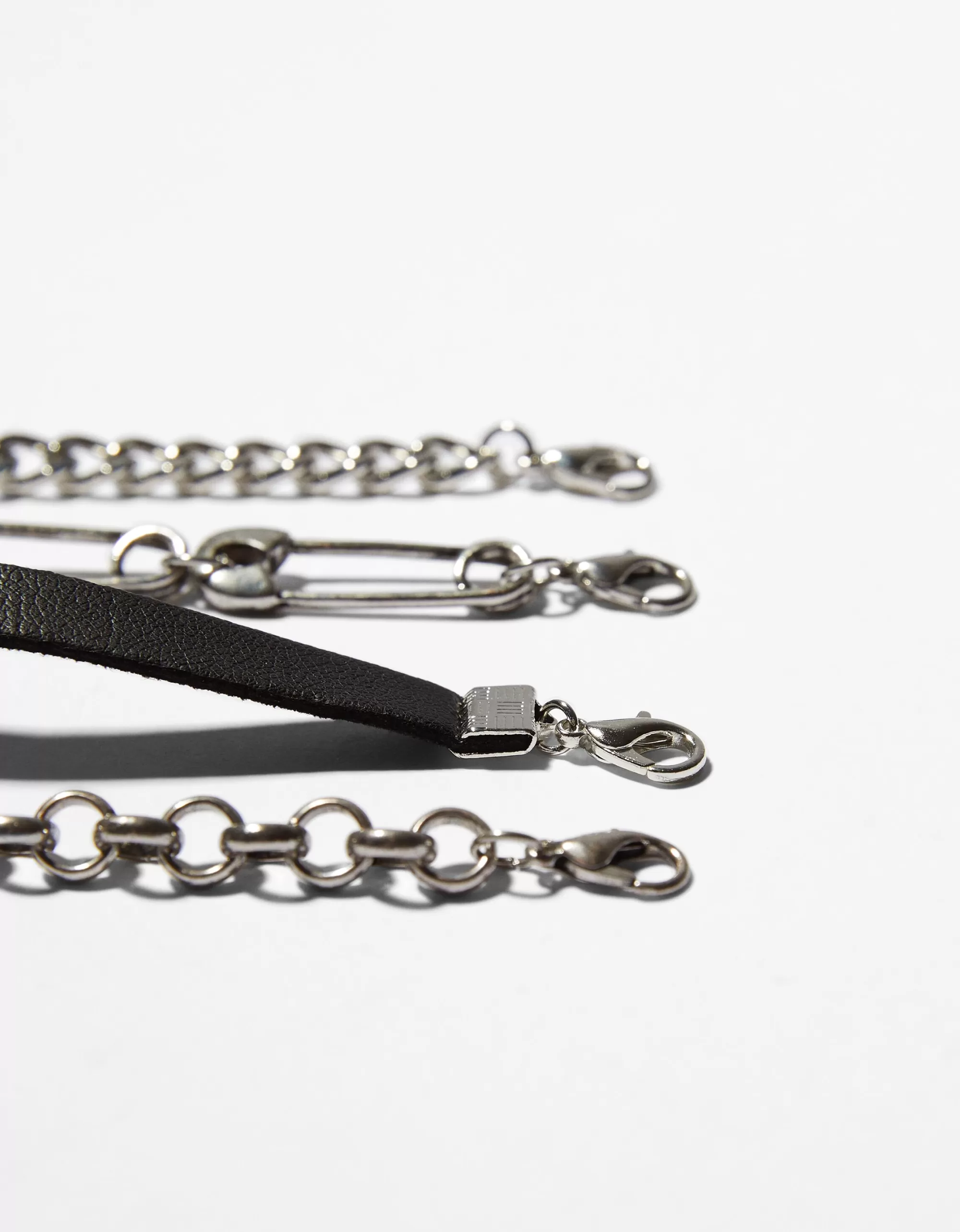 HOMBRE BERSHKA Set 5 pulseras imperdible