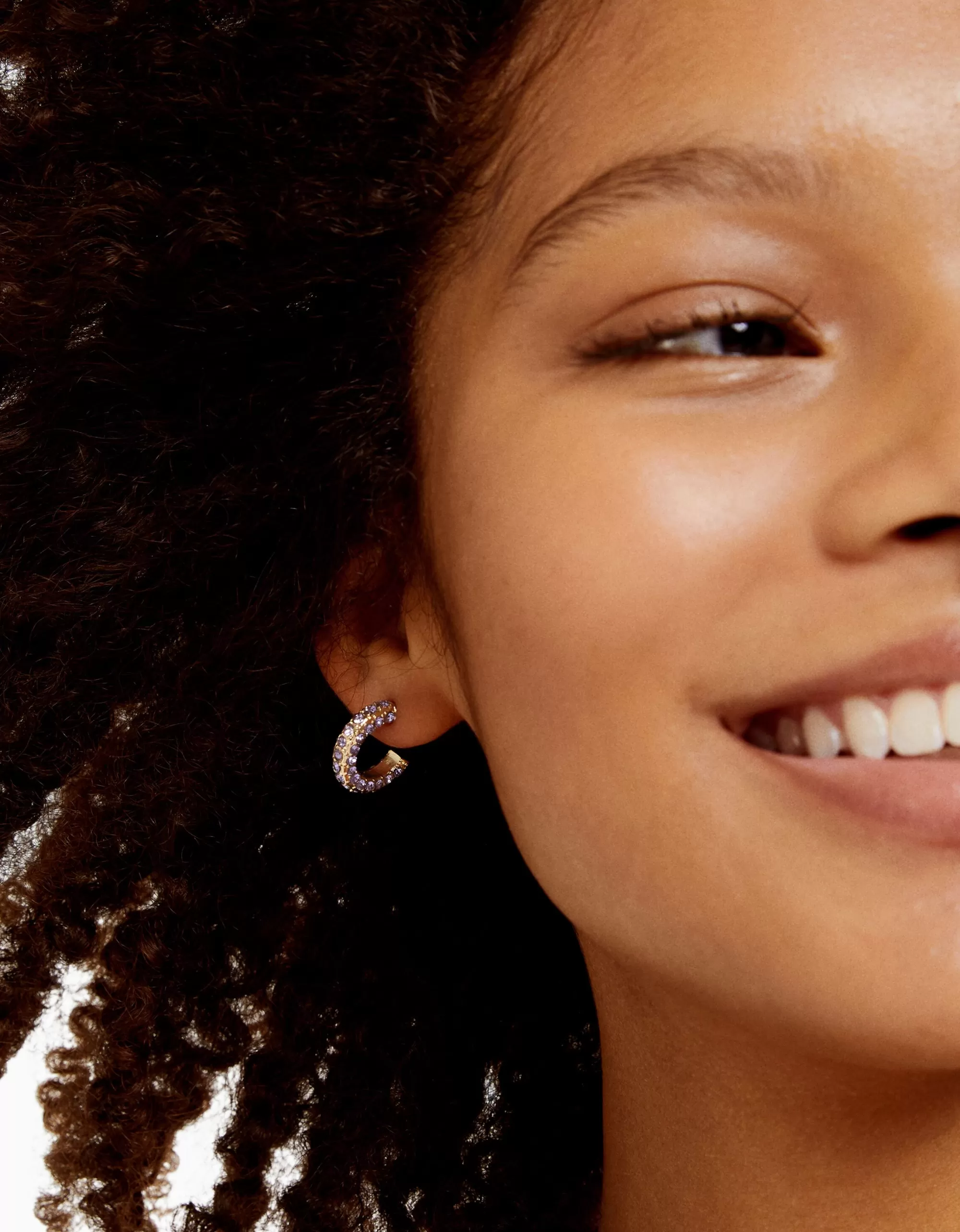 MUJER BERSHKA Set 6 pendientes aros esmalte pedrería