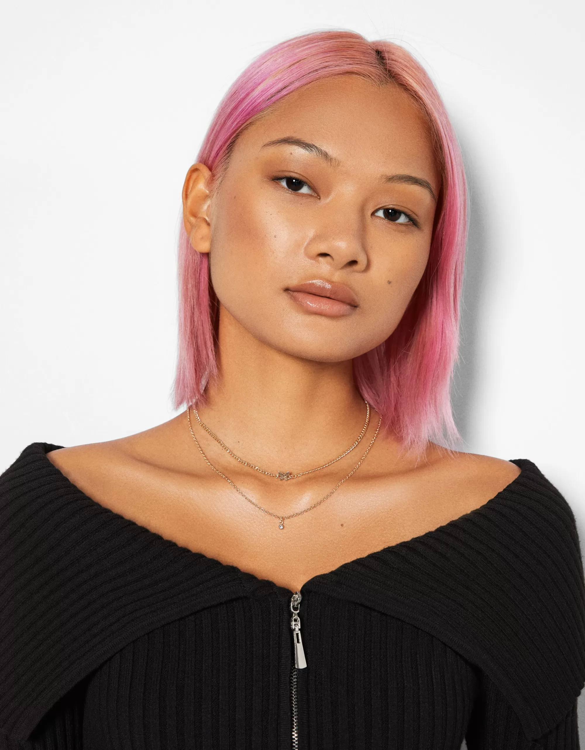MUJER BERSHKA Set 7 collares cruz mariposa