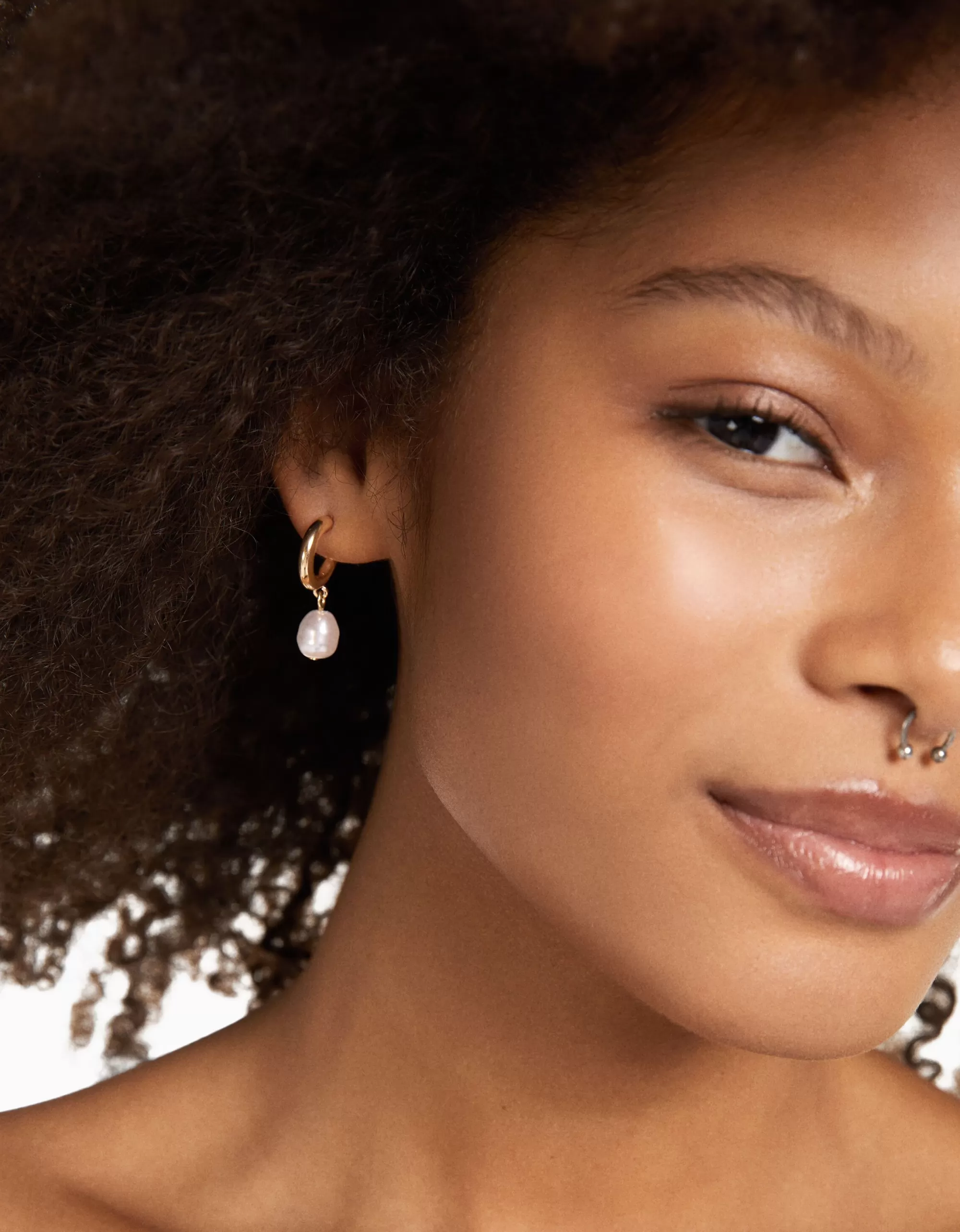 MUJER BERSHKA Set 9 pendientes aros perlas pedrería