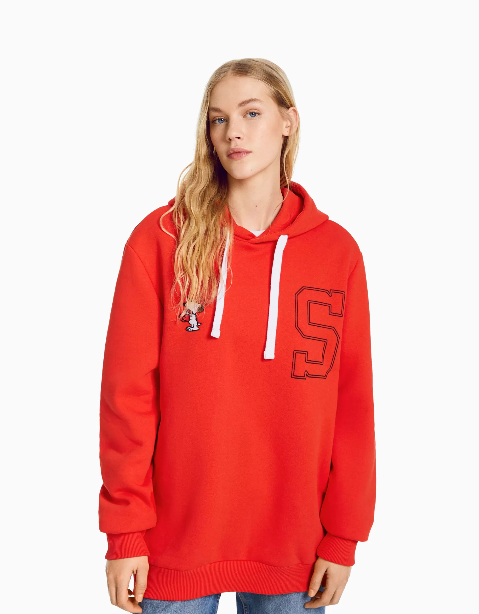 MUJER BERSHKA Sudadera capucha bordado Snoopy