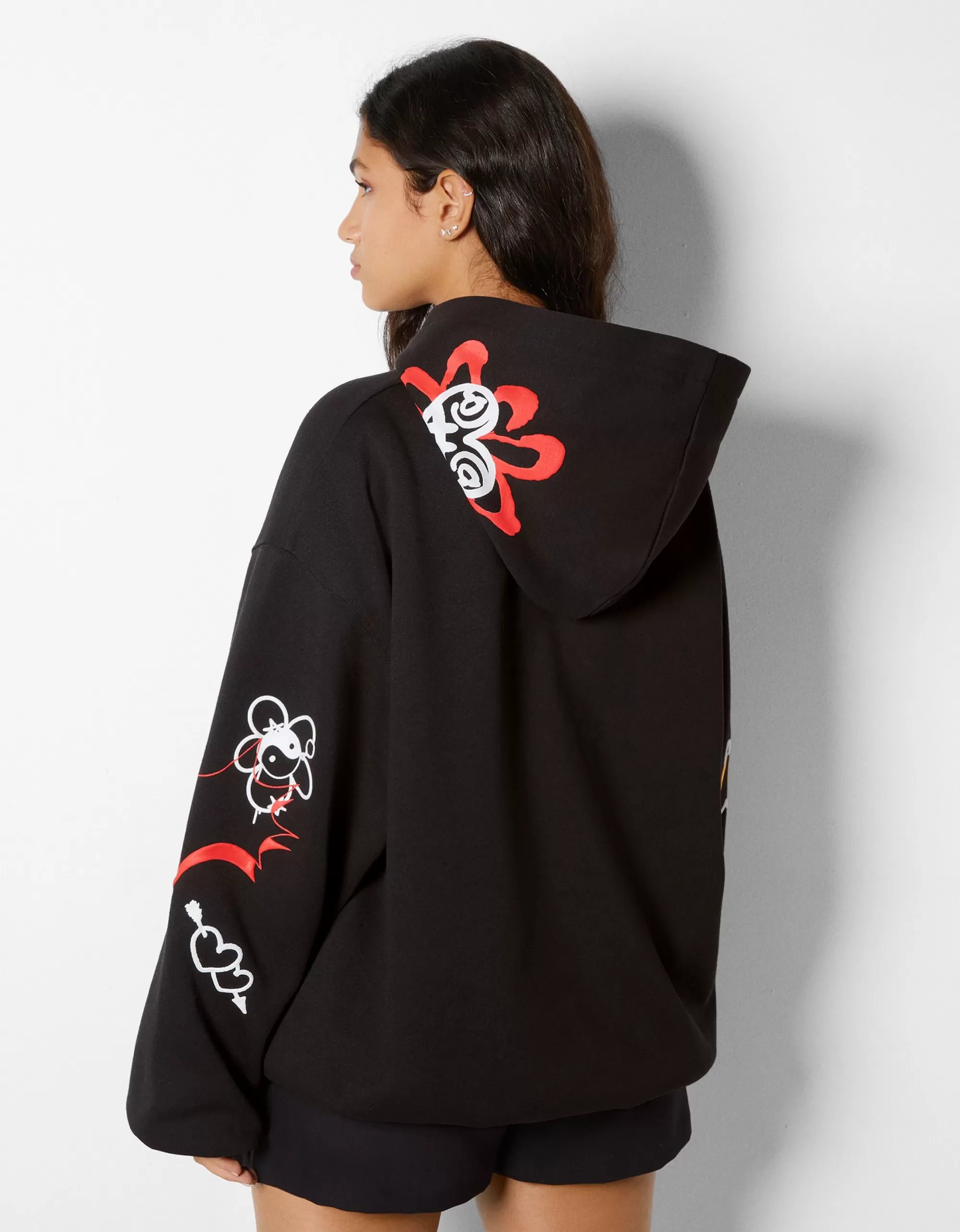 MUJER BERSHKA Sudadera capucha print grafiti