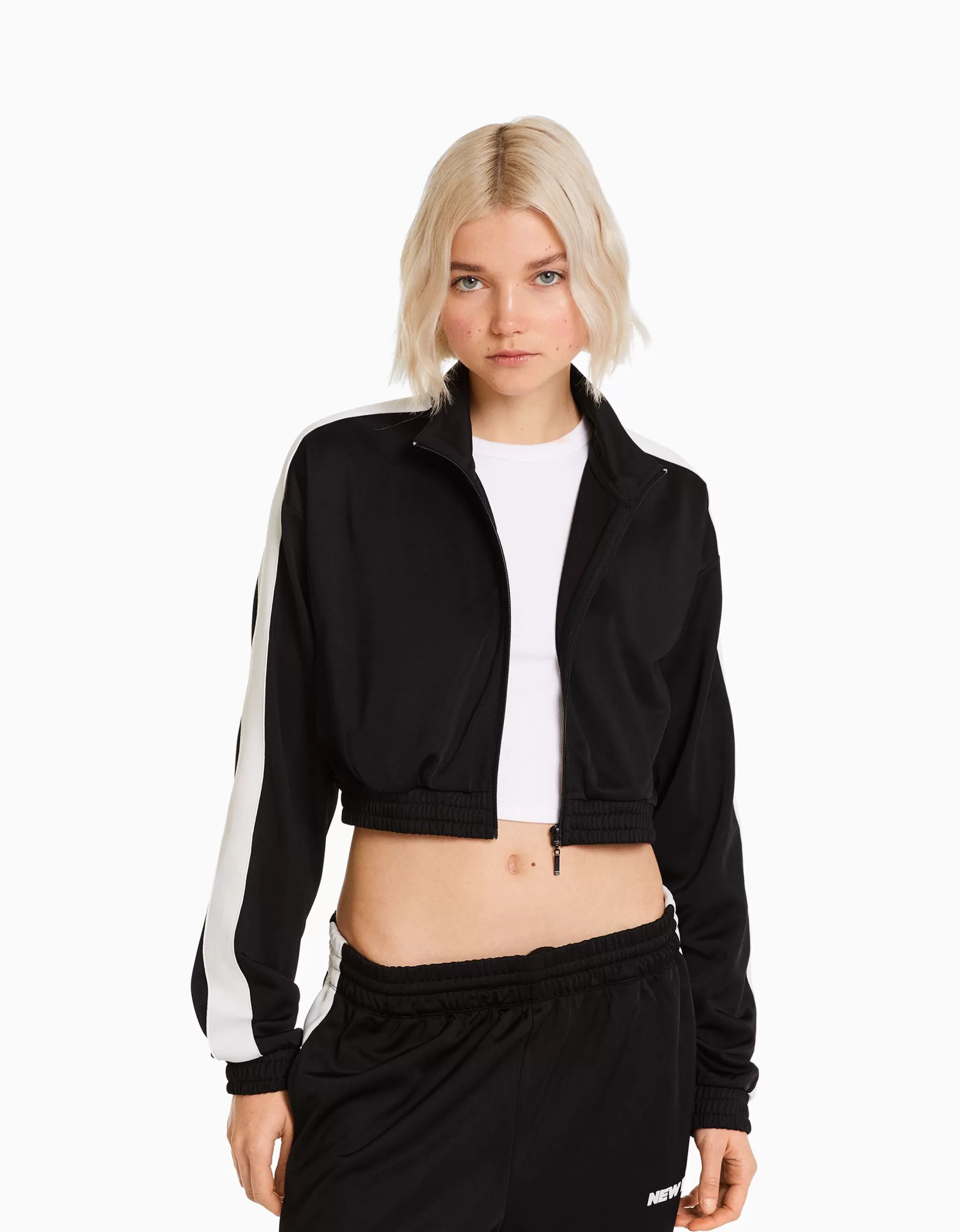 MUJER BERSHKA Sudadera cremallera banda lateral