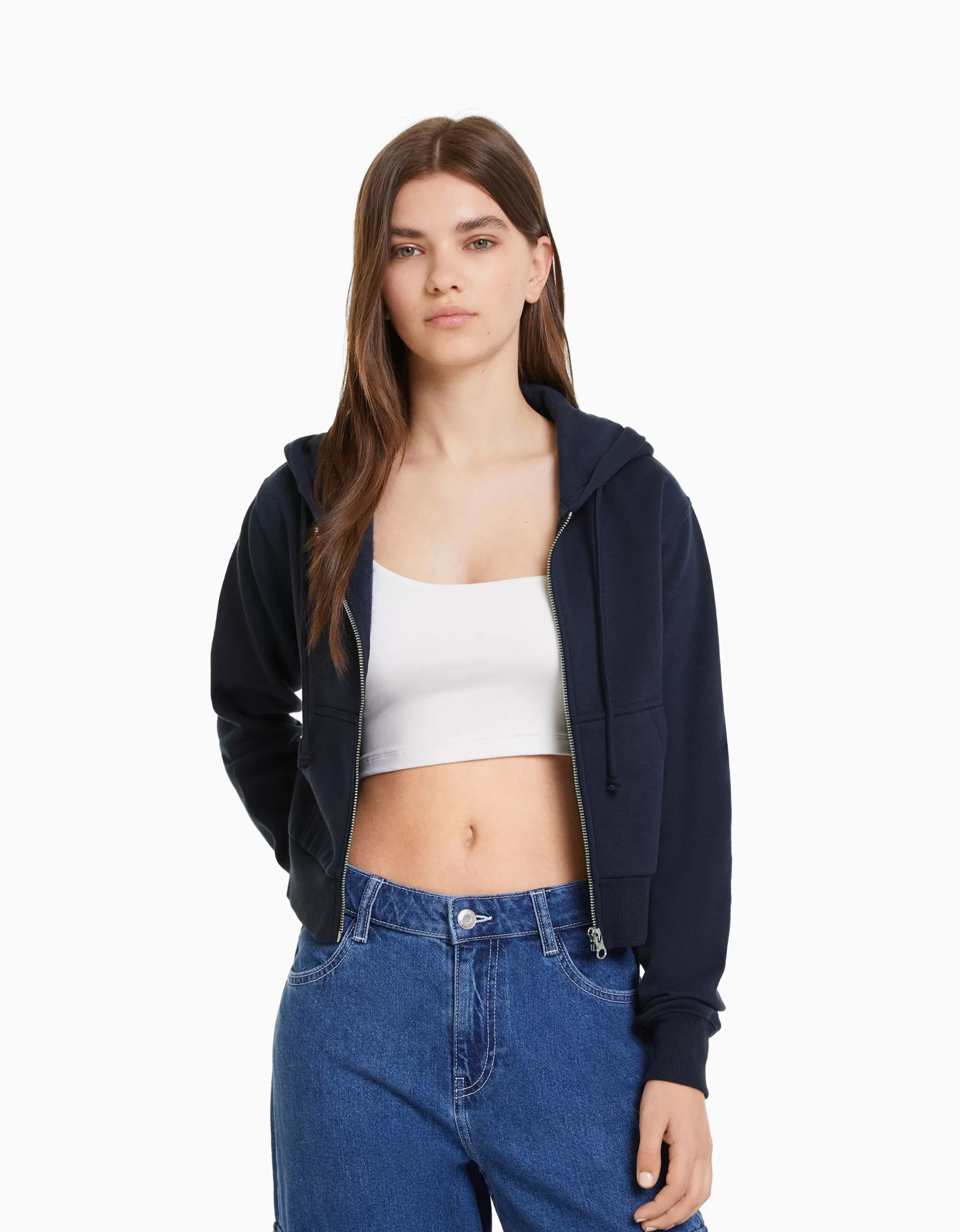 MUJER BERSHKA Sudadera cremallera capucha cropped