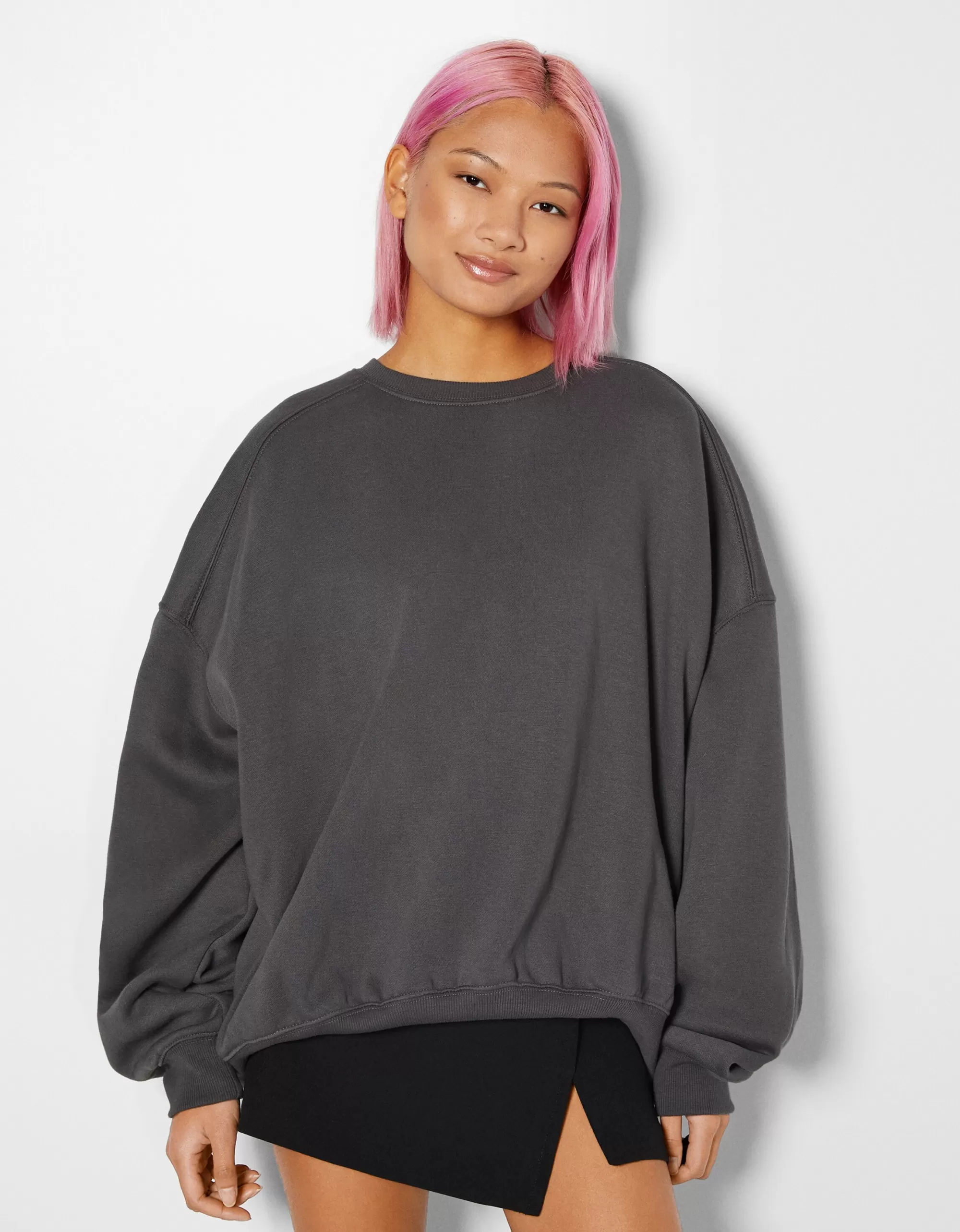MUJER BERSHKA Sudadera cuello redondo oversize