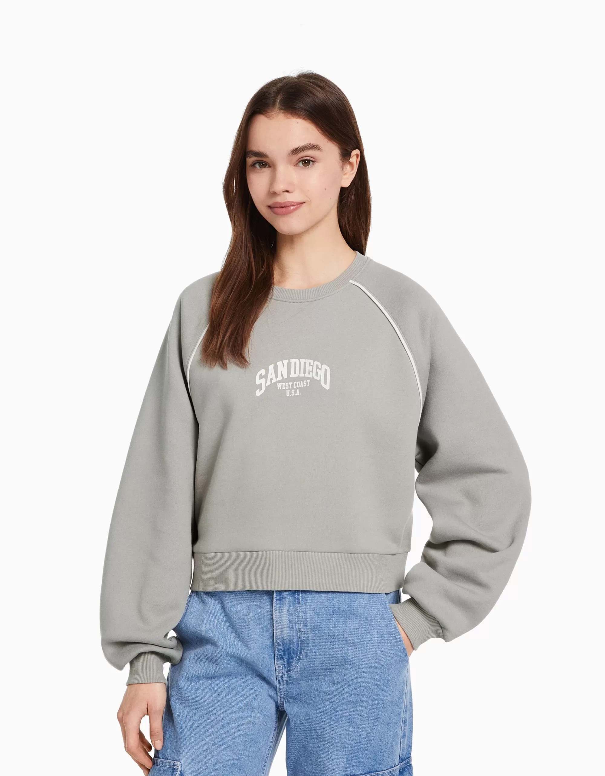 MUJER BERSHKA Sudadera cuello redondo print contraste