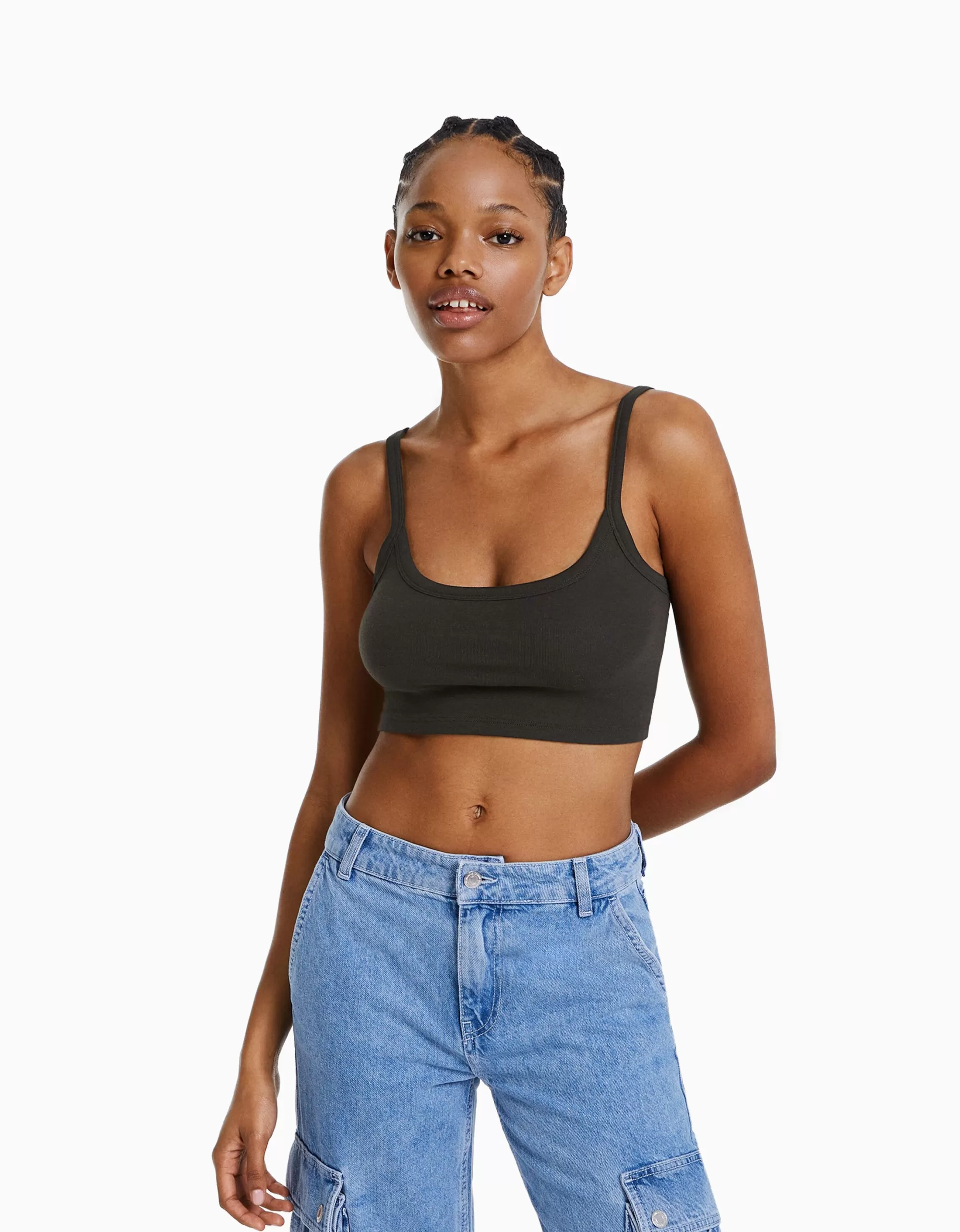 MUJER BERSHKA Top tirante ancho cropped