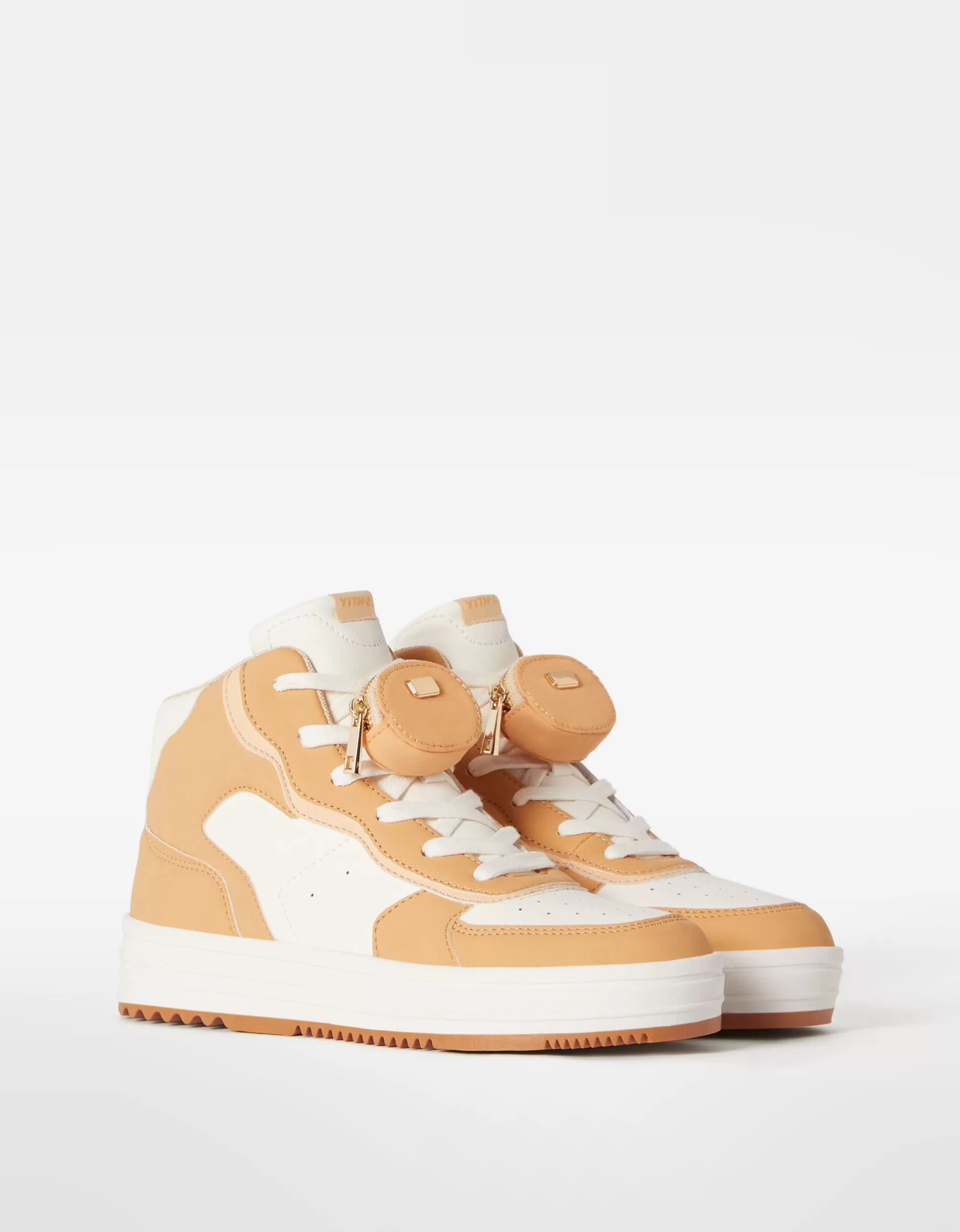 MUJER BERSHKA Zapatillas abotinadas mini monedero