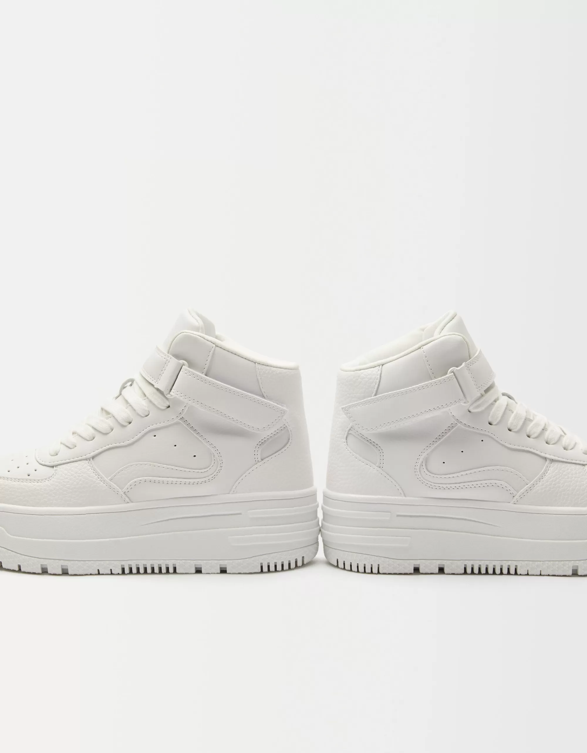 MUJER BERSHKA Zapatillas abotinadas tira