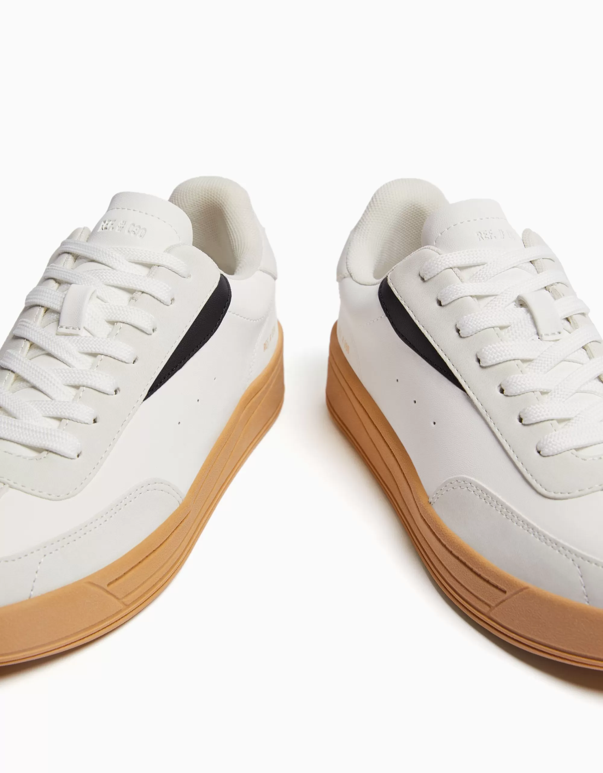 MUJER BERSHKA Zapatillas estilo retro