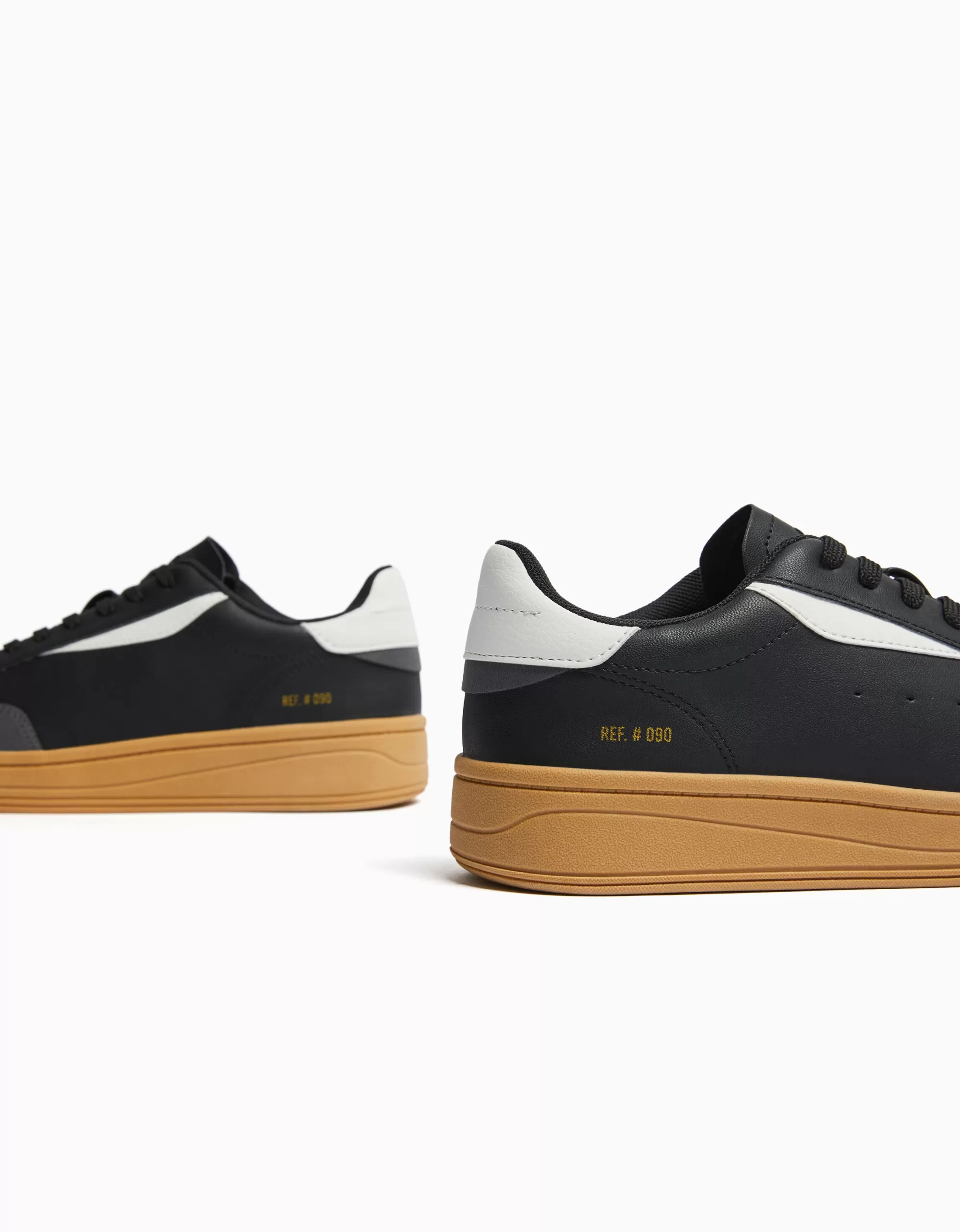 MUJER BERSHKA Zapatillas estilo retro