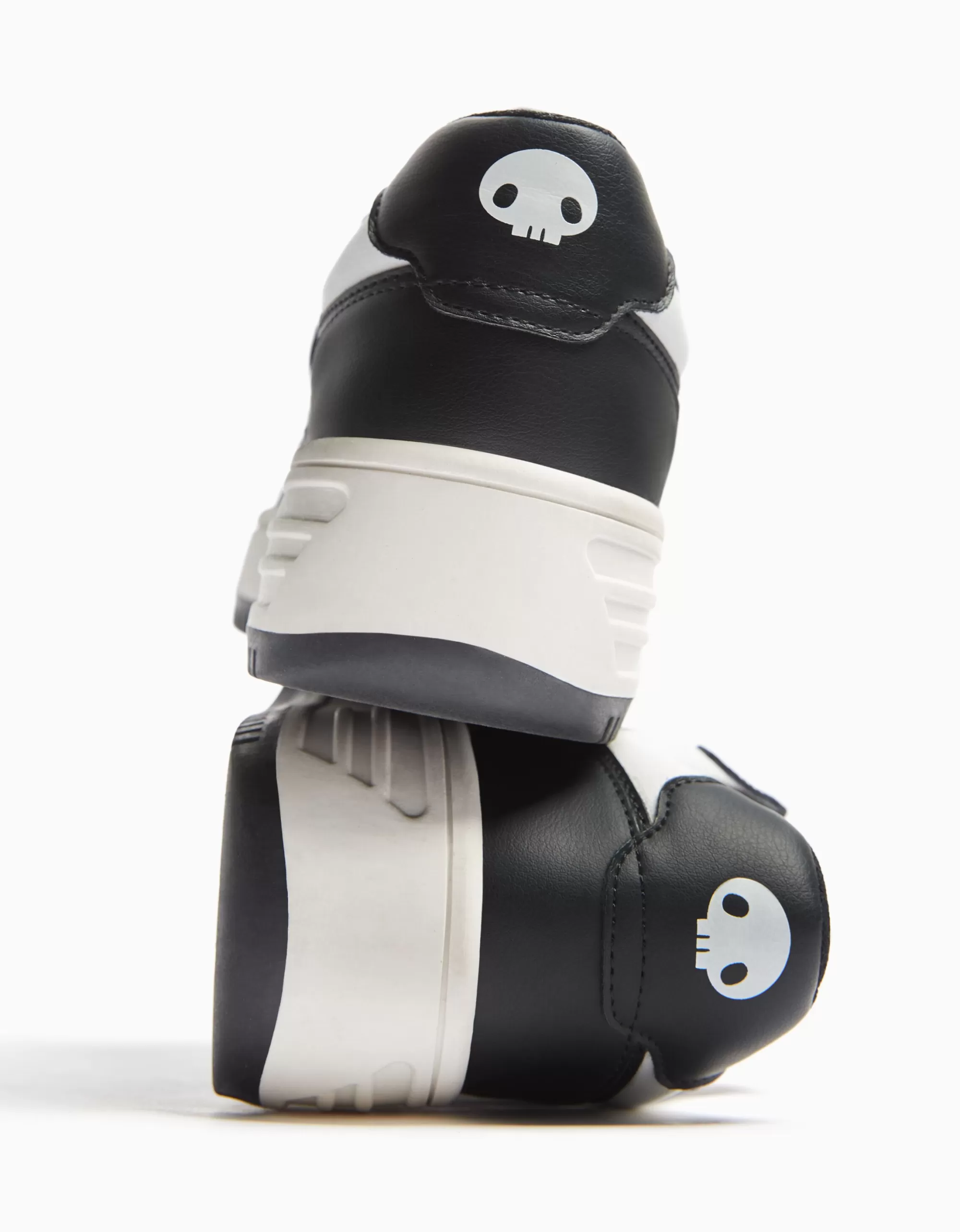 MUJER BERSHKA Zapatillas Kuromi