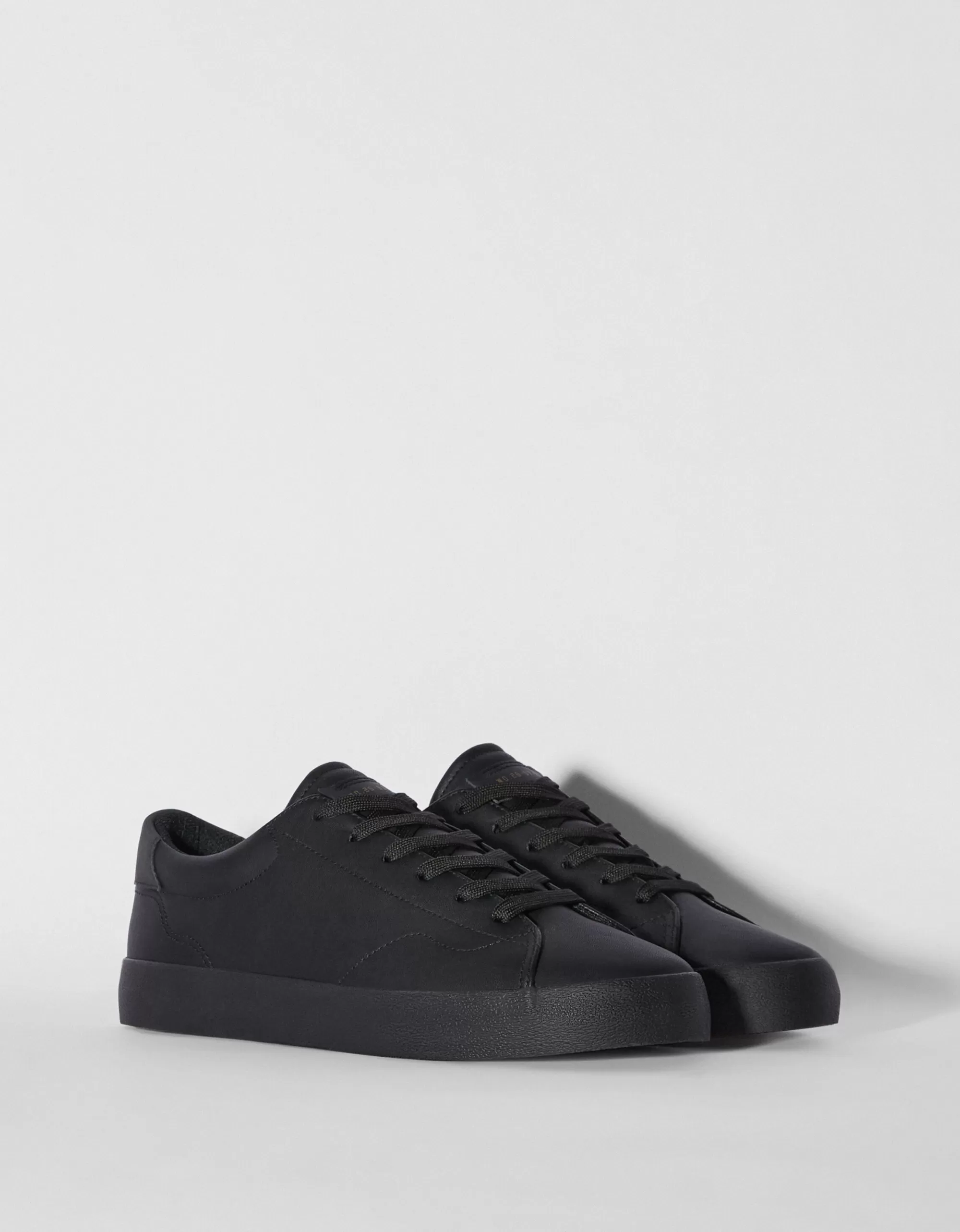 HOMBRE BERSHKA Zapatillas monocolor hombre.