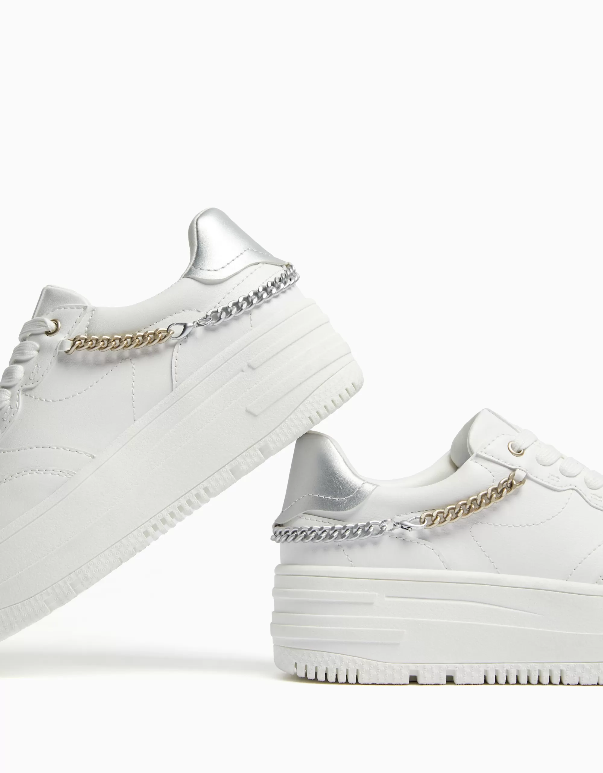 MUJER BERSHKA Zapatillas plataforma cadena