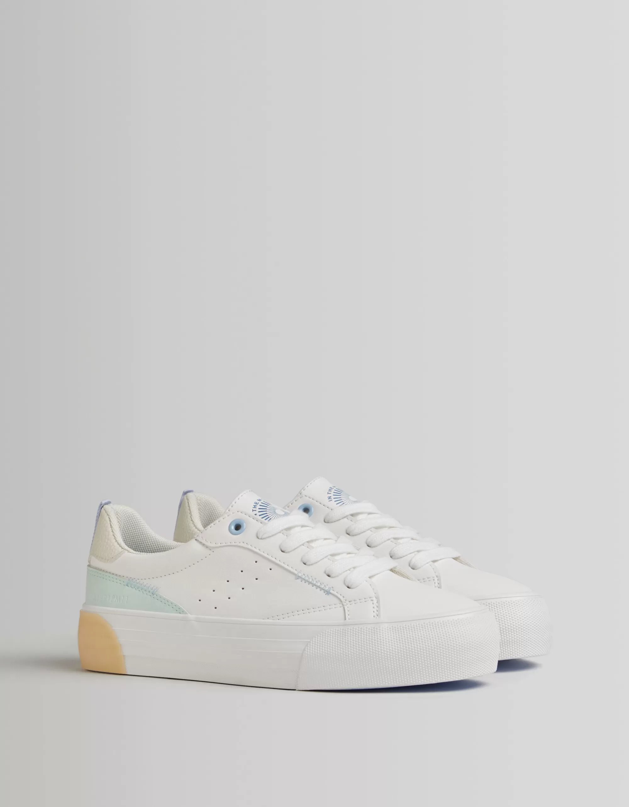 MUJER BERSHKA Zapatillas plataforma combinadas